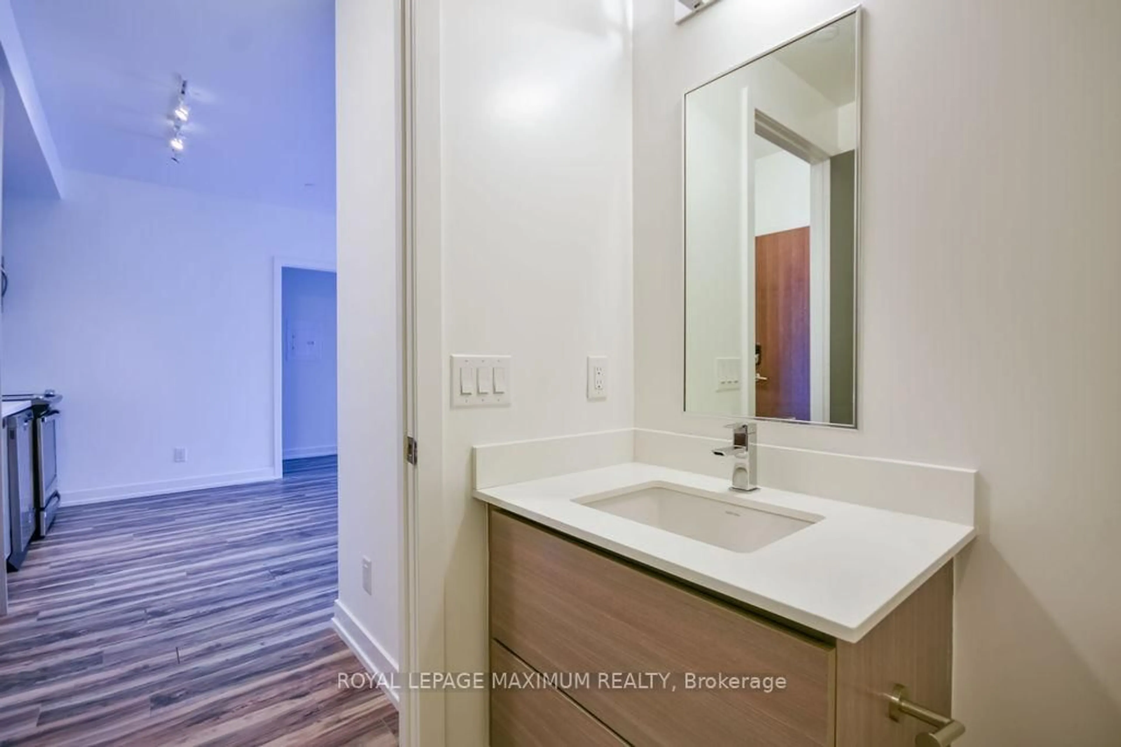 Standard bathroom, ceramic/tile floor for 271 Sea Ray Ave #B417, Innisfil Ontario L9S 0J4