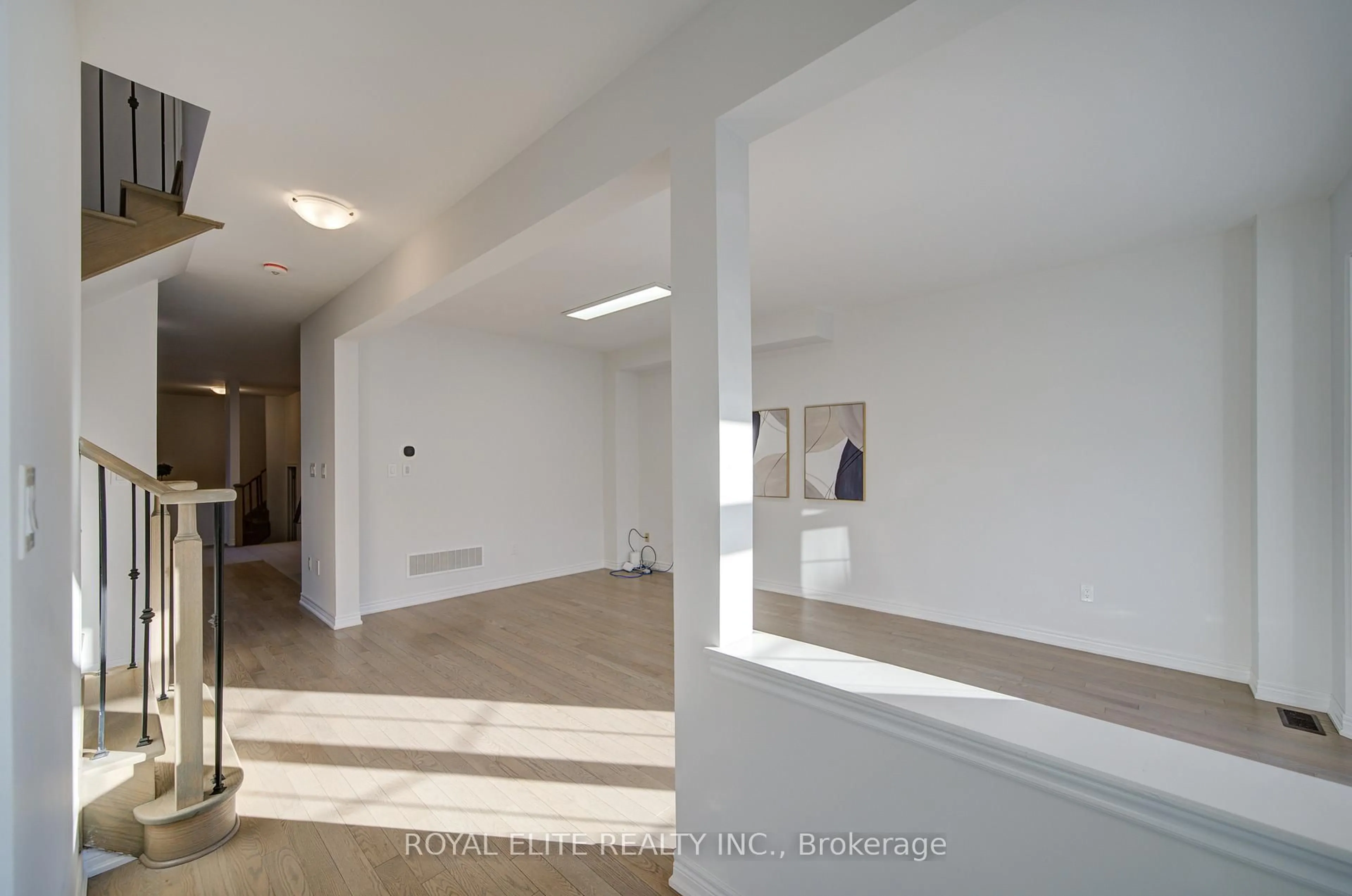 Indoor foyer for 51 Albert Lewis St, Markham Ontario L6B 1A8