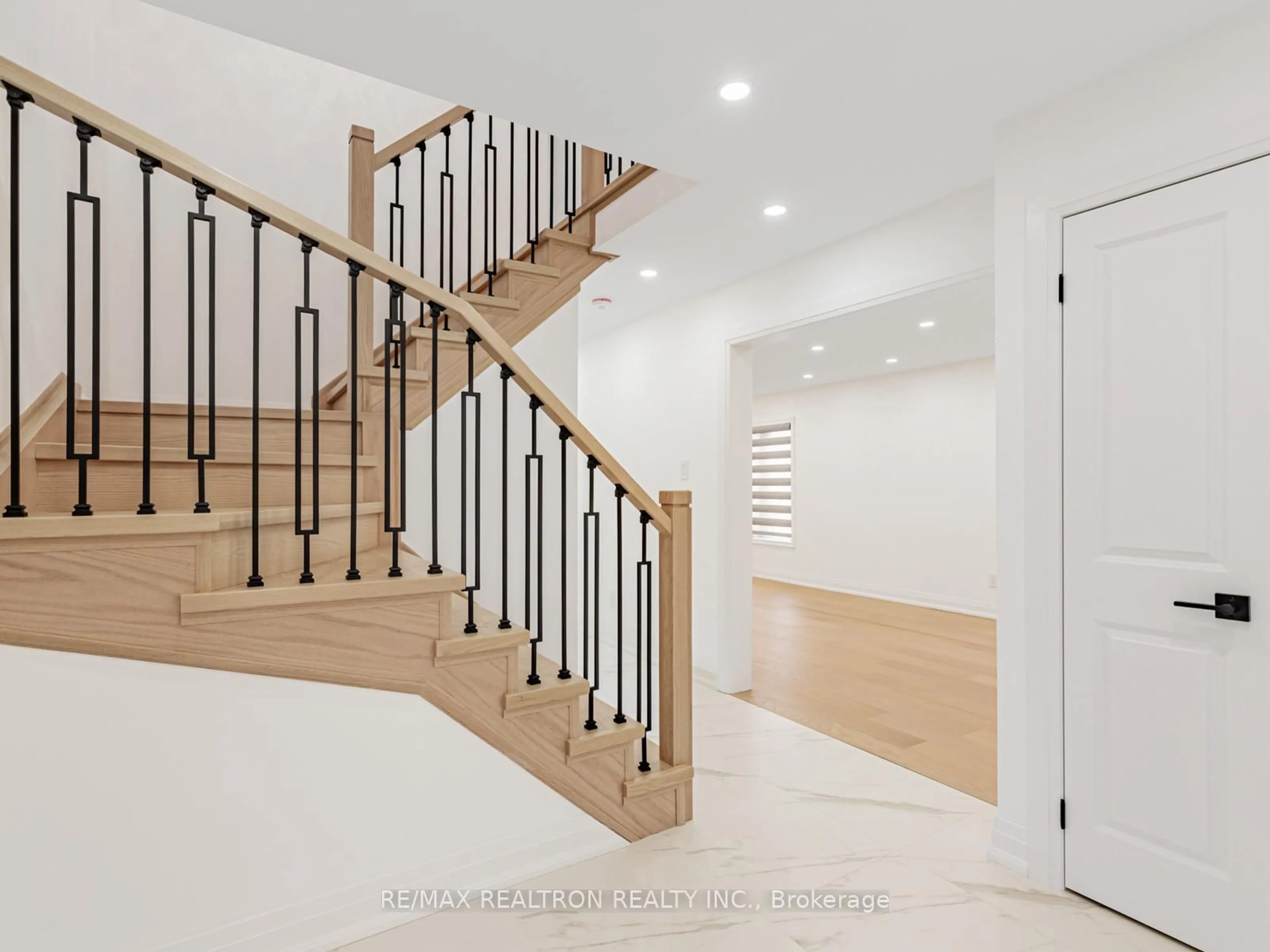 Stairs for 161 Doubtfire Cres, Markham Ontario L3S 3V6