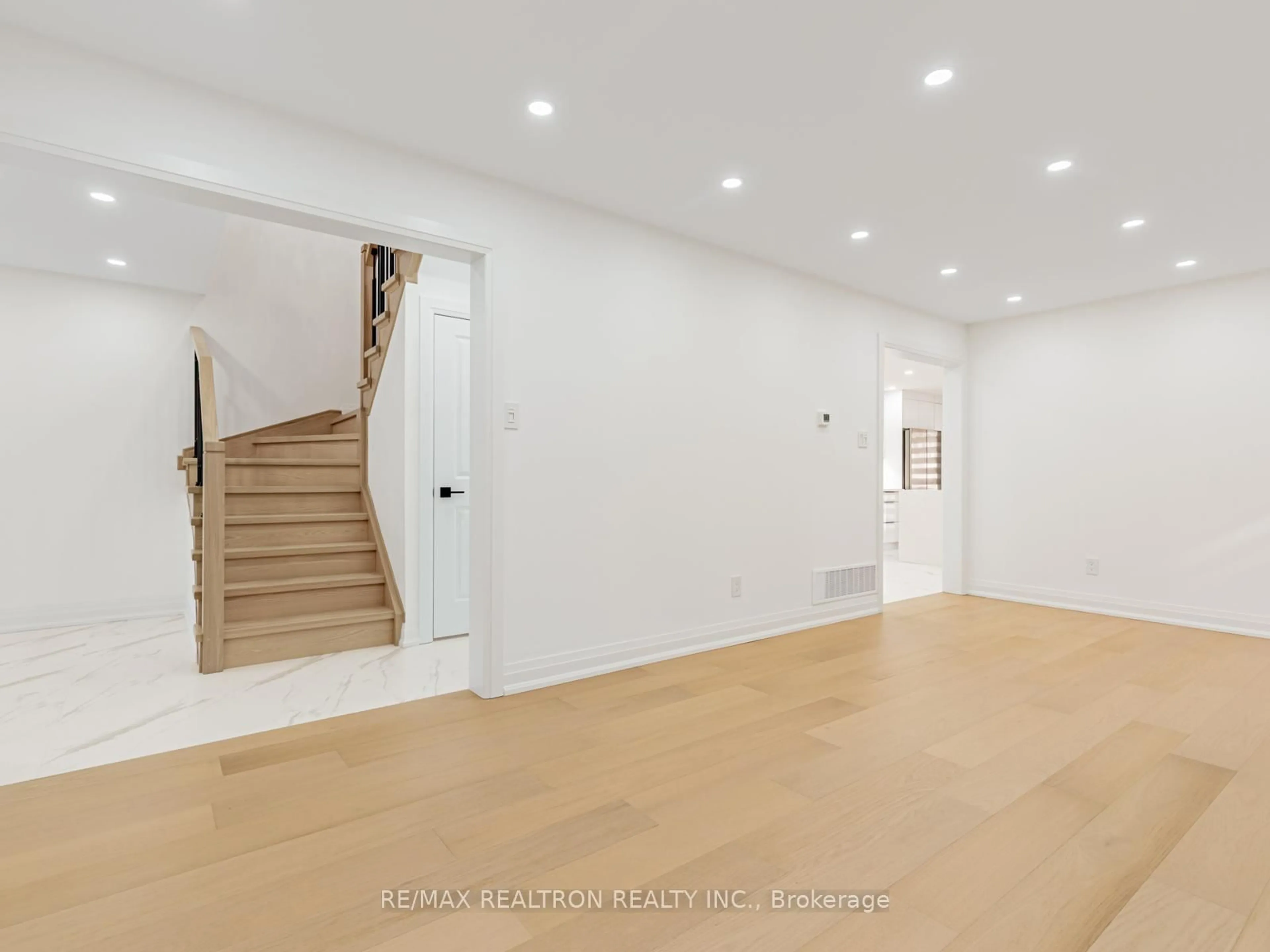 Unknown for 161 Doubtfire Cres, Markham Ontario L3S 3V6