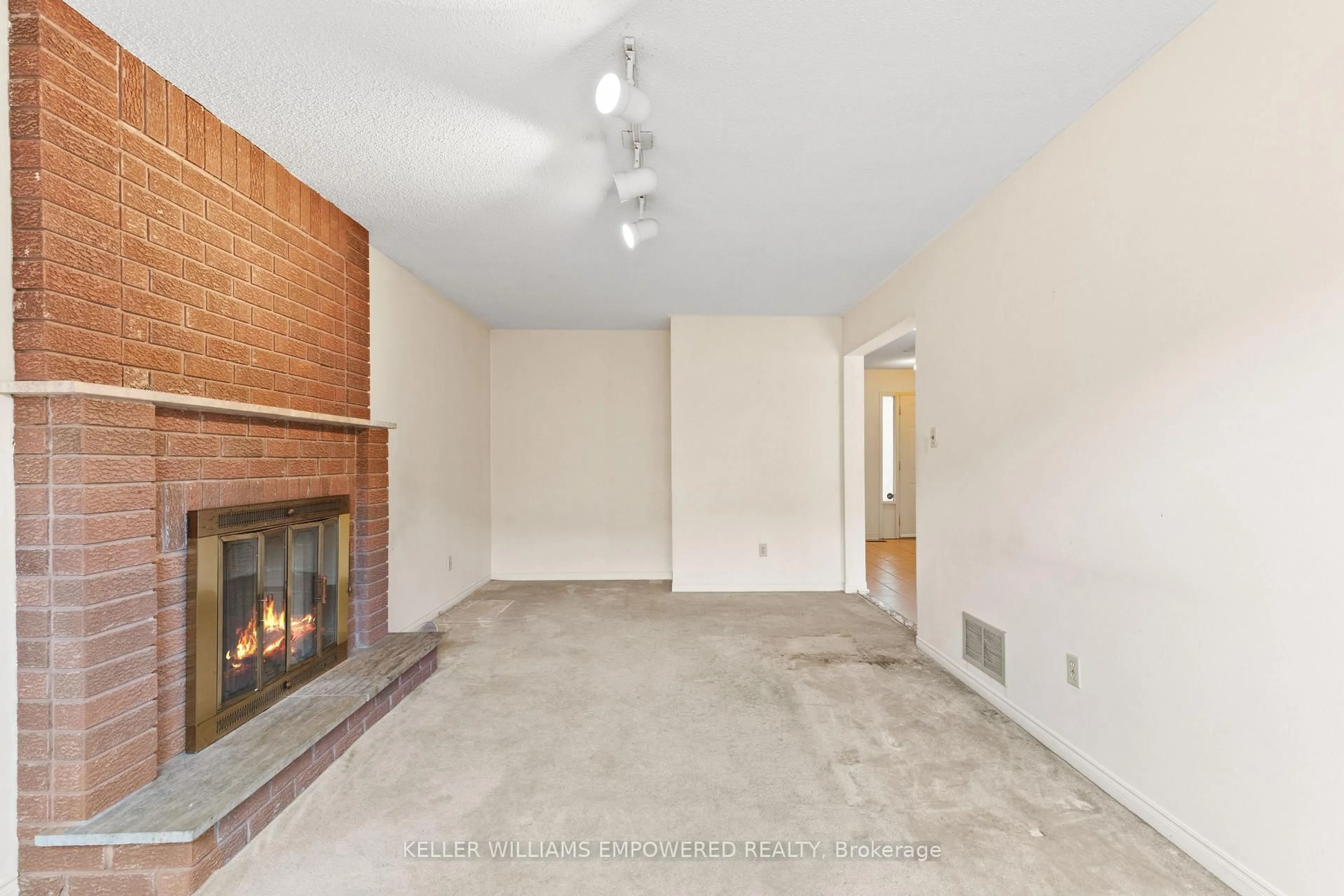 A pic of a room for 53 Anthony Lane, Vaughan Ontario L4K 3L1