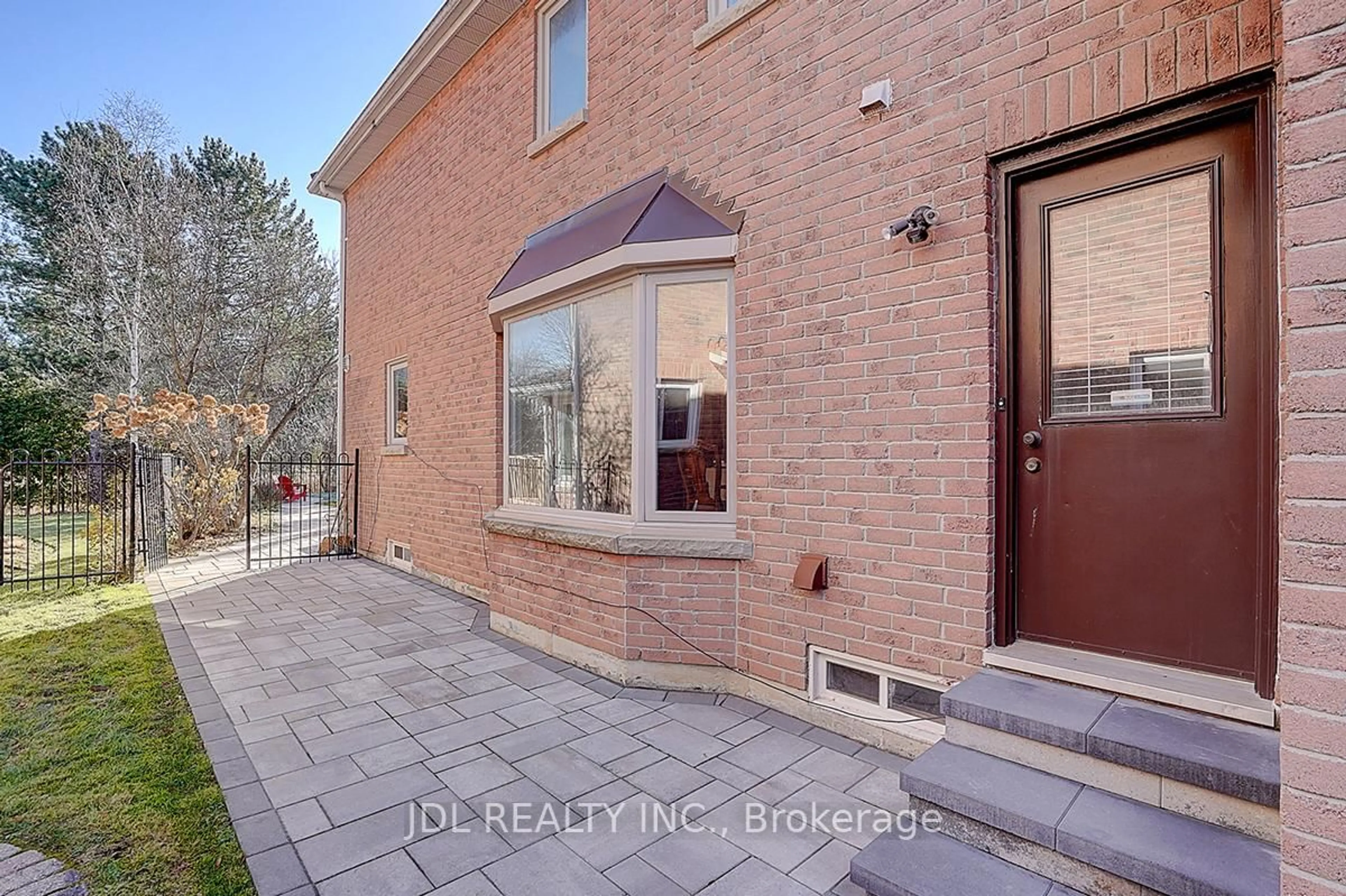 Home with brick exterior material, street for 85 Marsh Harbour Crt, Aurora Ontario L4G 5Y8