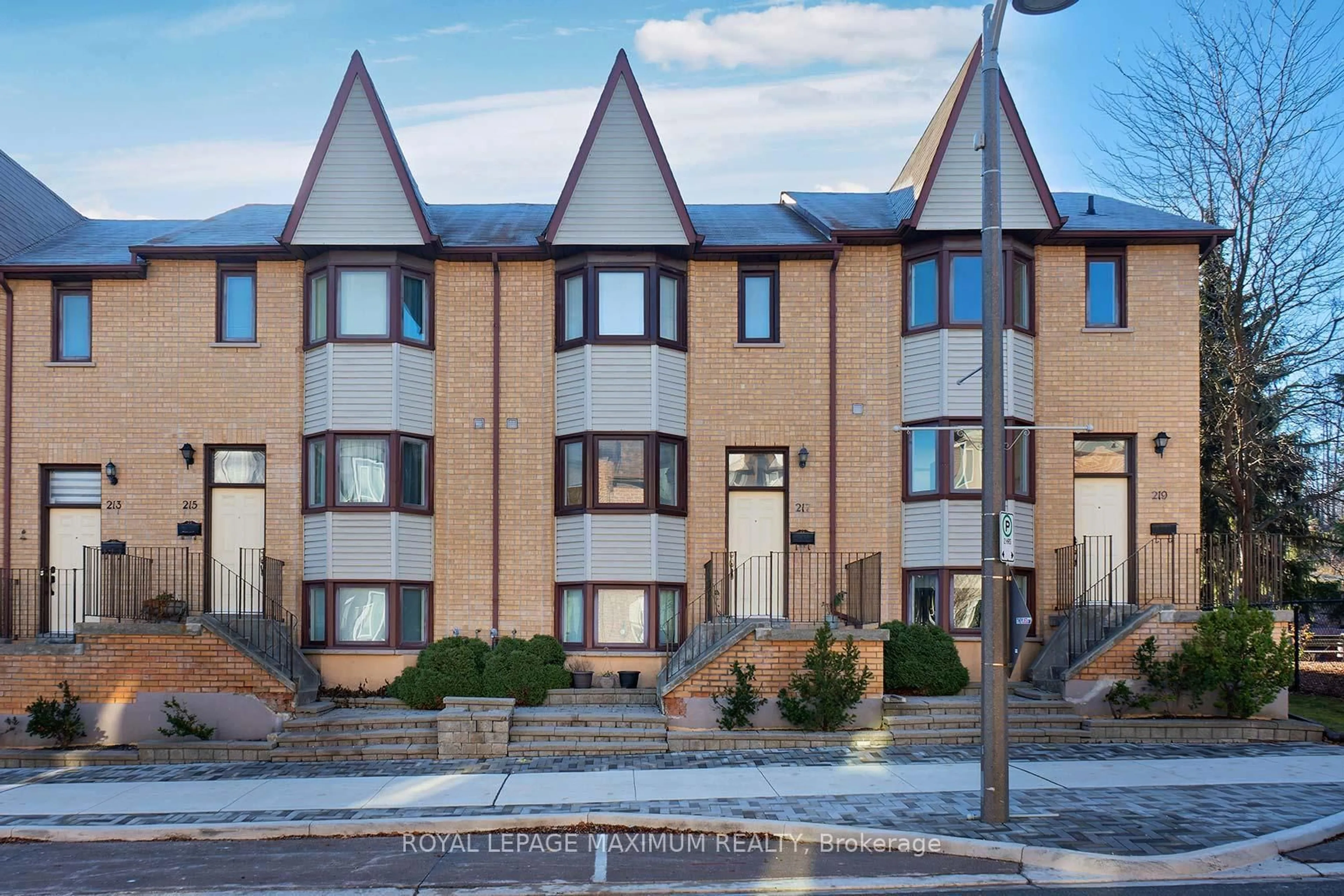 Unknown for 217 Woodbridge Ave #1, Vaughan Ontario L4L 2T1