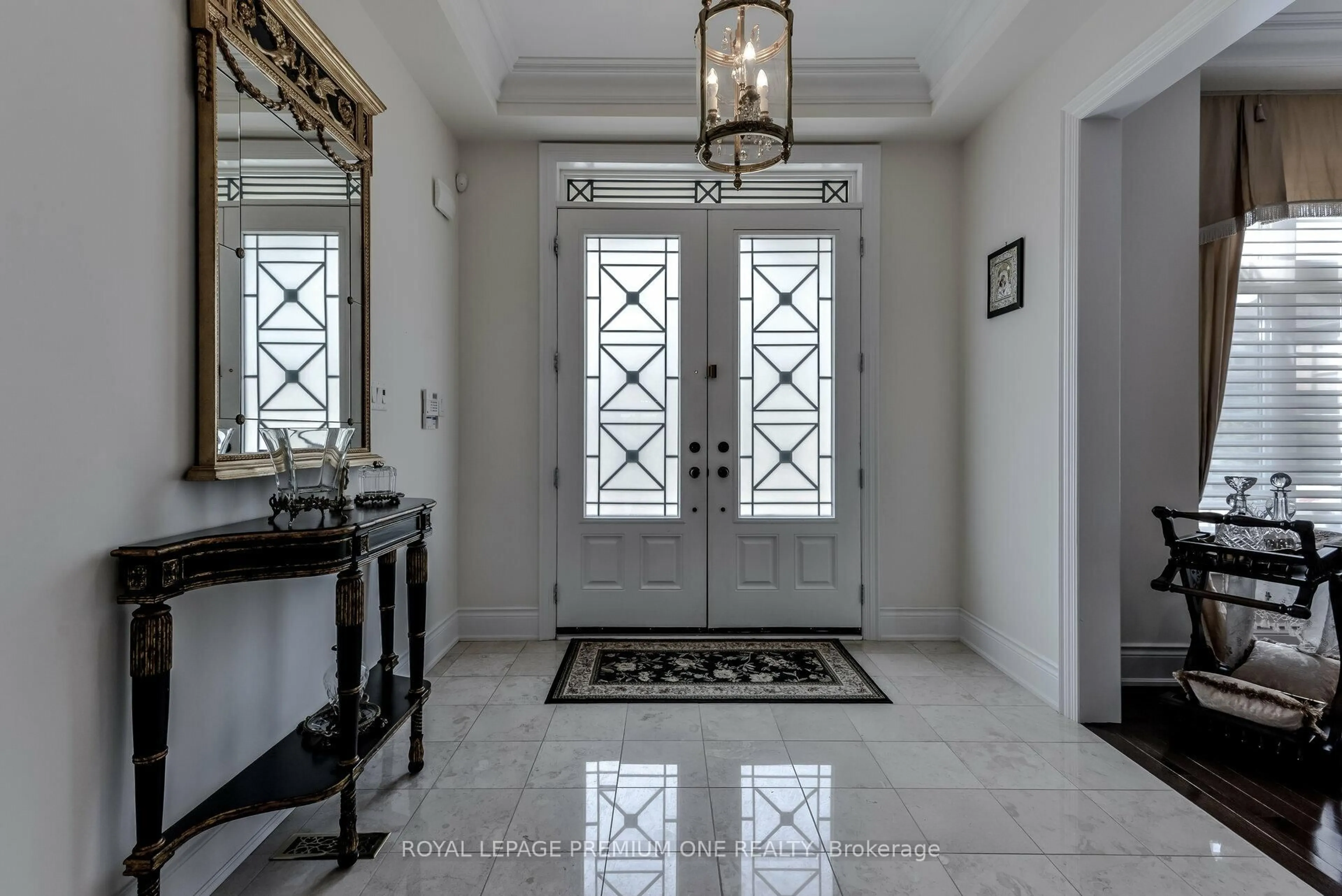 Indoor foyer for 107 Headwind Blvd, Vaughan Ontario L4H 4C7