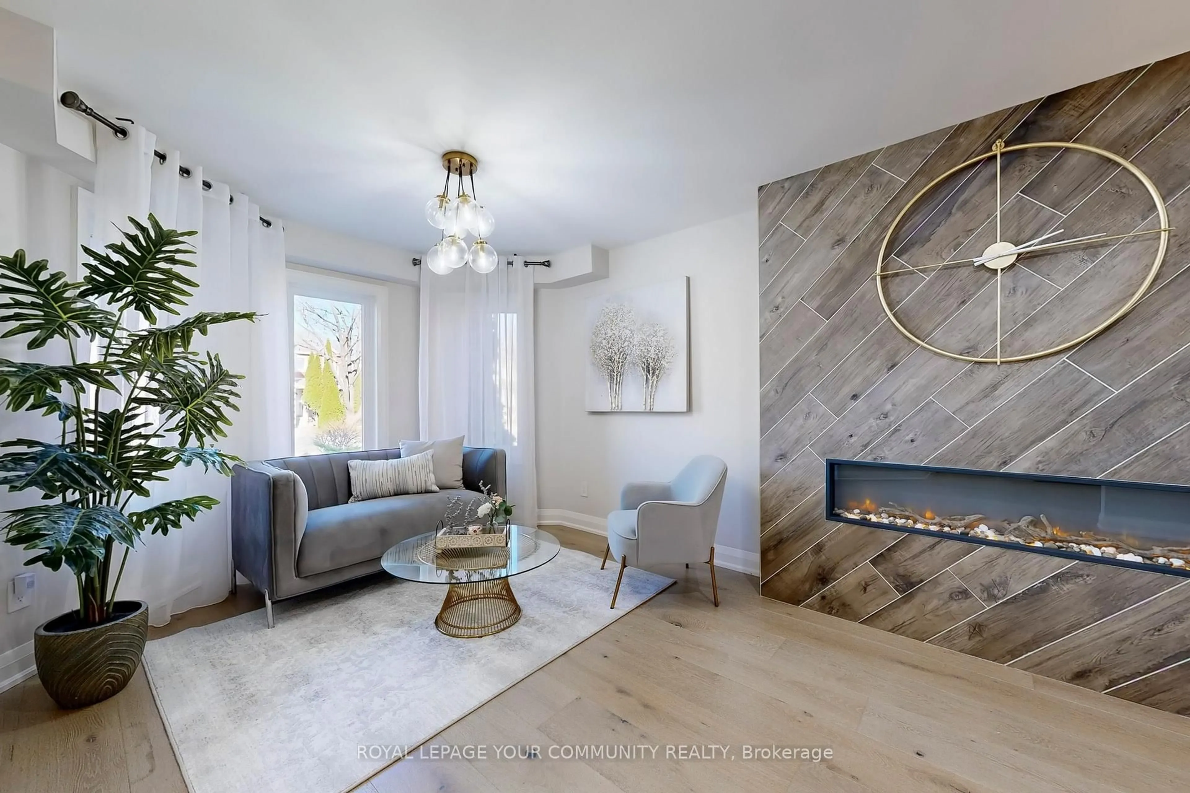 Living room with furniture, unknown for 236 Thornway Ave, Vaughan Ontario L4J 7X8