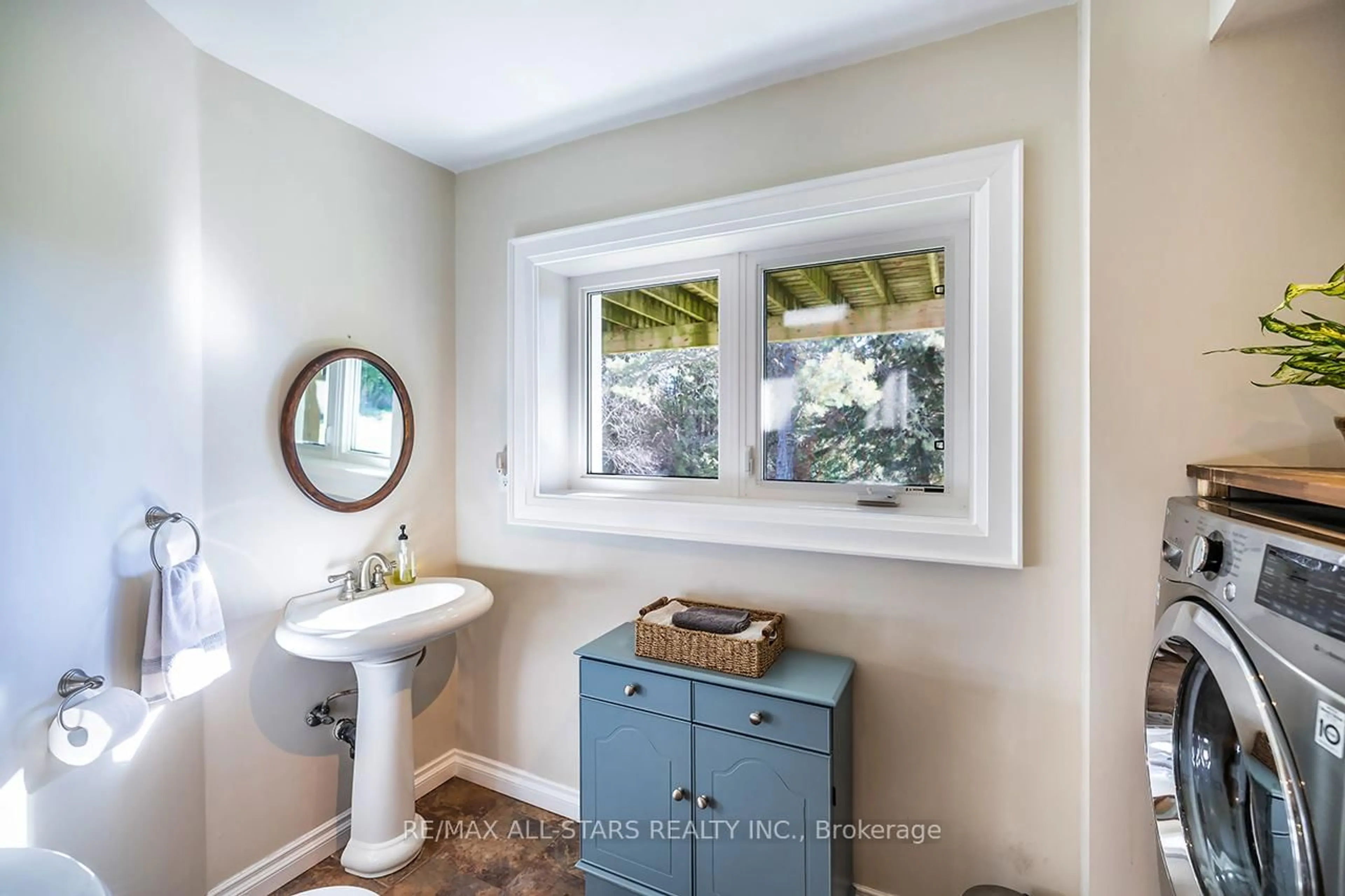 Contemporary bathroom, ceramic/tile floor for 1980 Concession Rd 5 Rd, Brock Ontario L0C 1H0