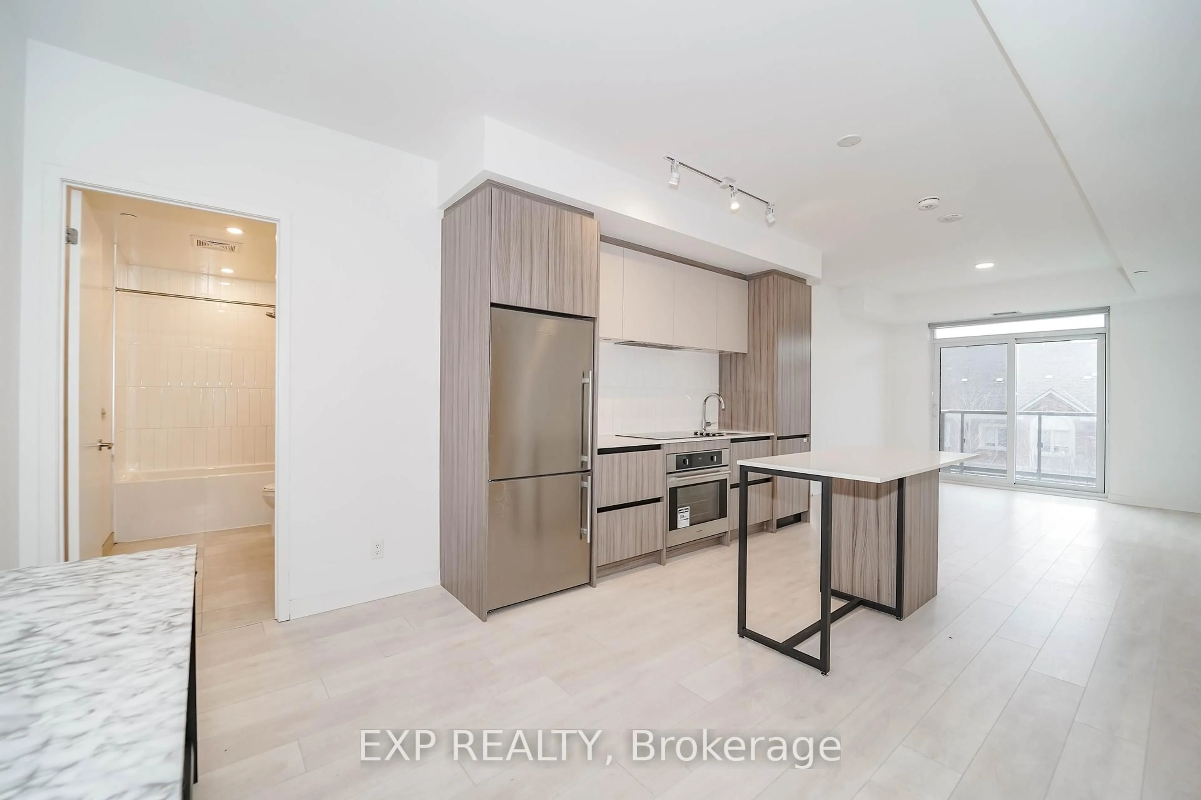 Unknown for 8 Beverley Glen Blvd #D328, Vaughan Ontario L4J 0L5