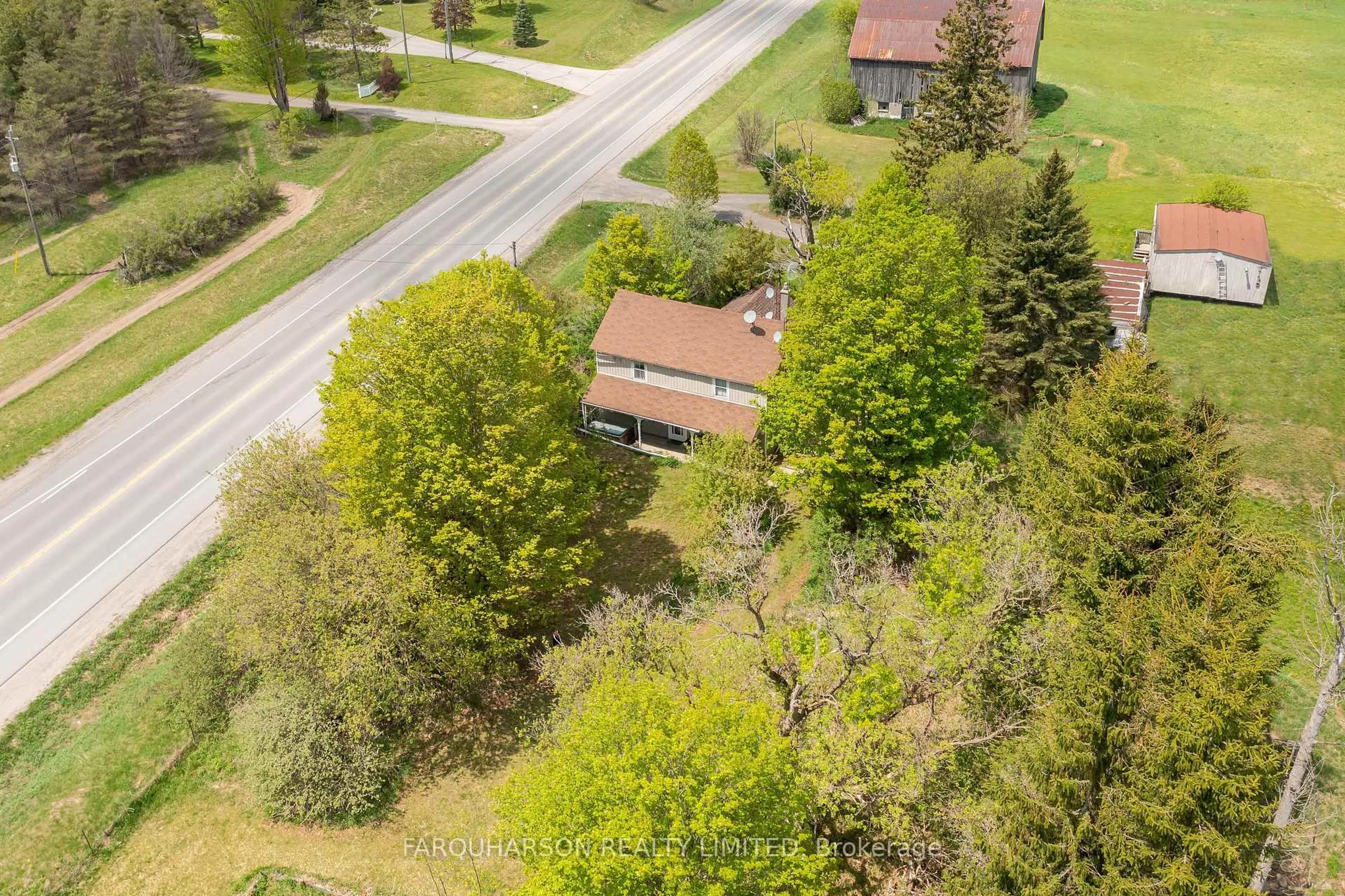 A pic from outside/outdoor area/front of a property/back of a property/a pic from drone, street for 5089 Hwy 47 Highway, Uxbridge Ontario L9P 1R4