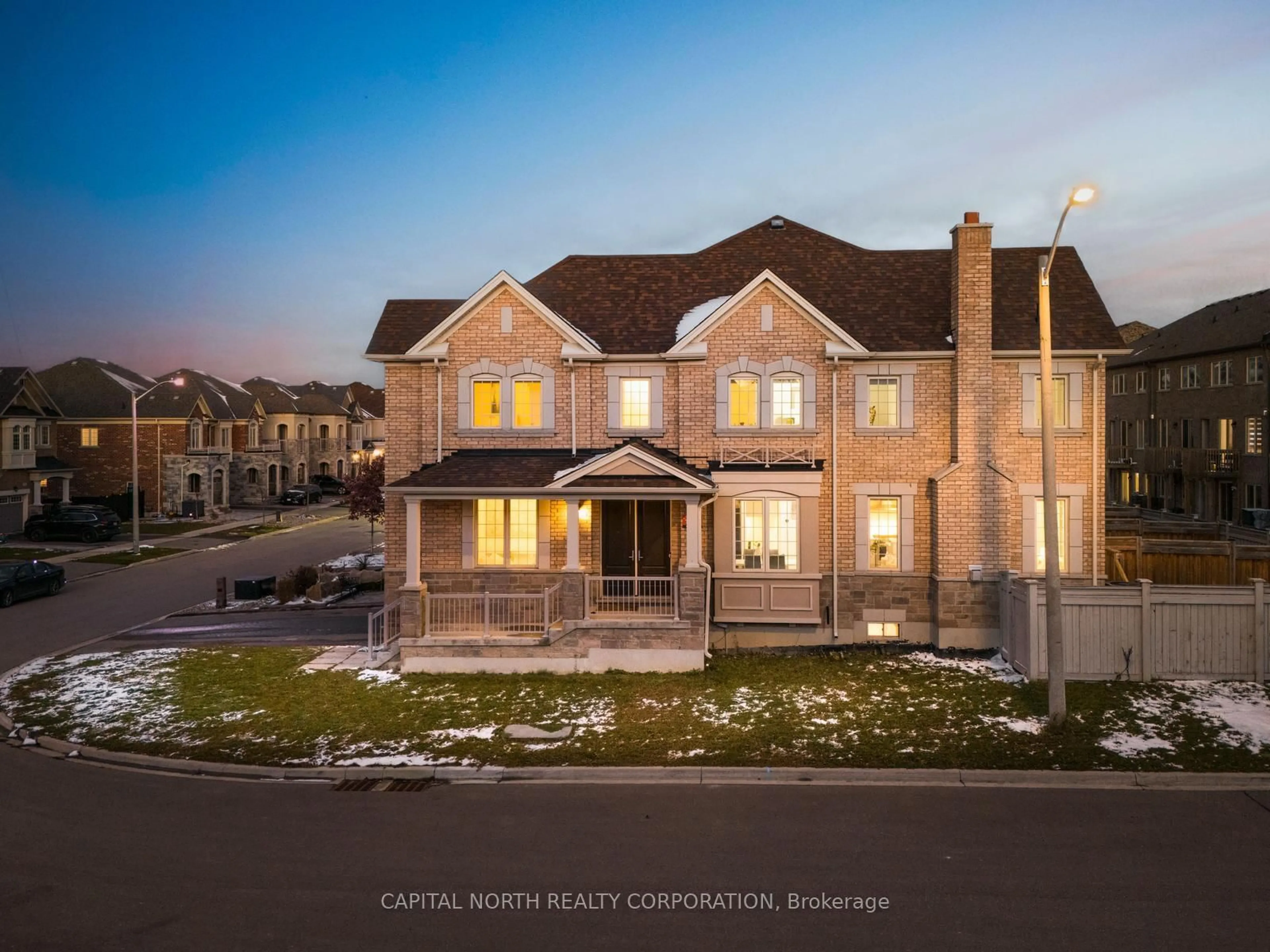 A pic from outside/outdoor area/front of a property/back of a property/a pic from drone, unknown for 73 Drizzel Cres, Richmond Hill Ontario L4E 1G8