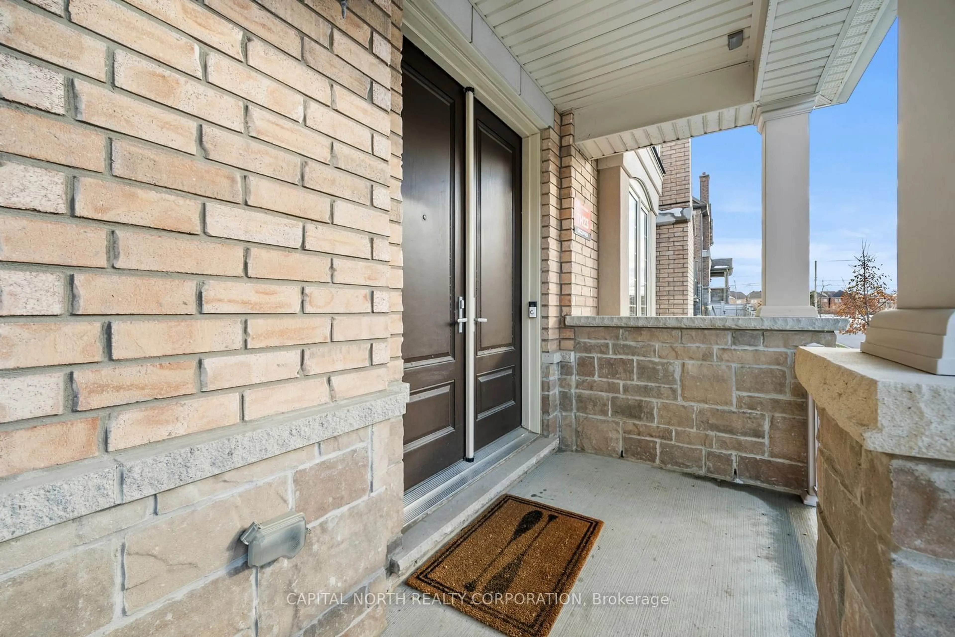 Indoor entryway for 73 Drizzel Cres, Richmond Hill Ontario L4E 1G8