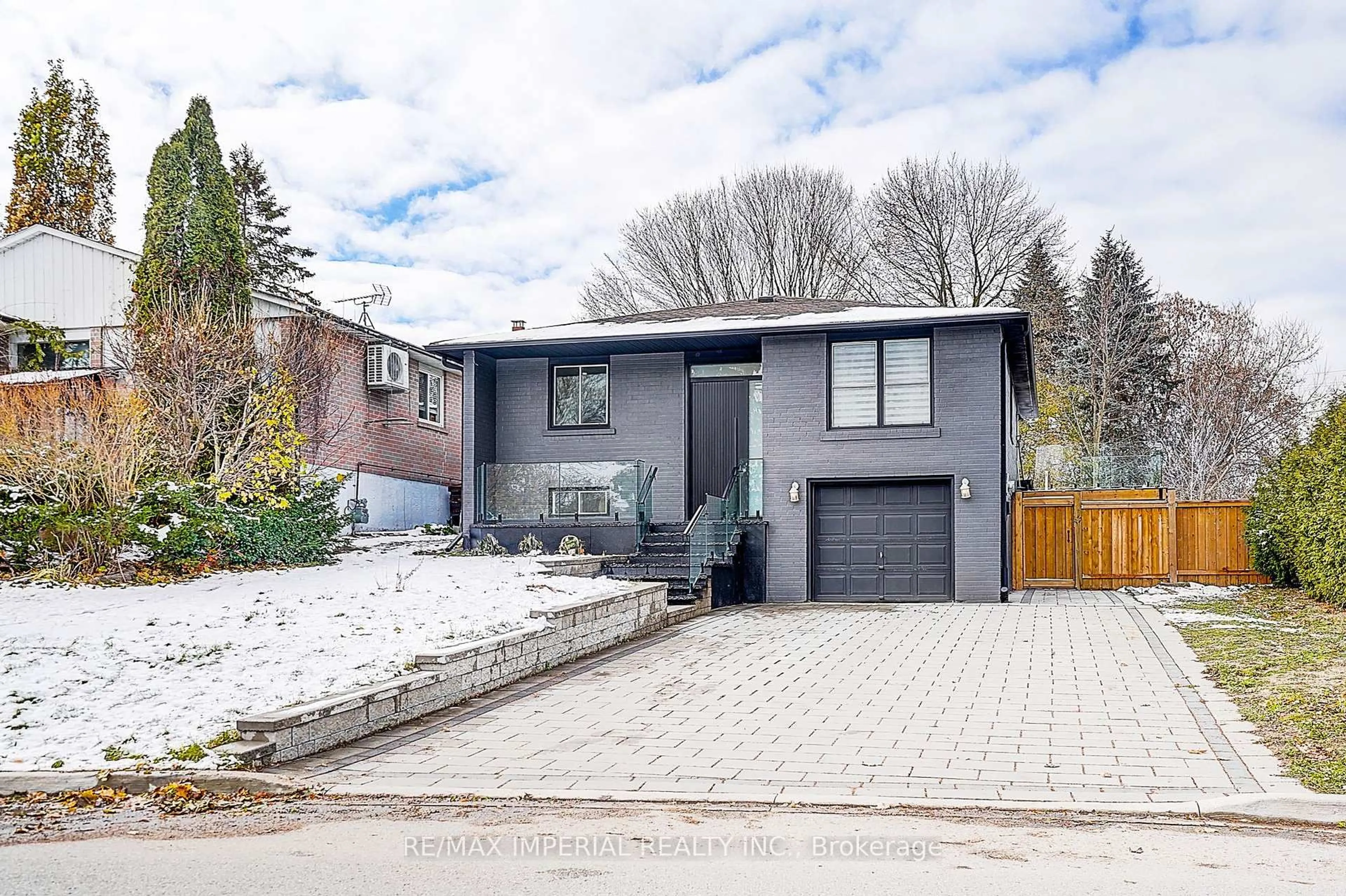 Home with brick exterior material, street for 332 Dixon Blvd, Newmarket Ontario L3Y 4V6