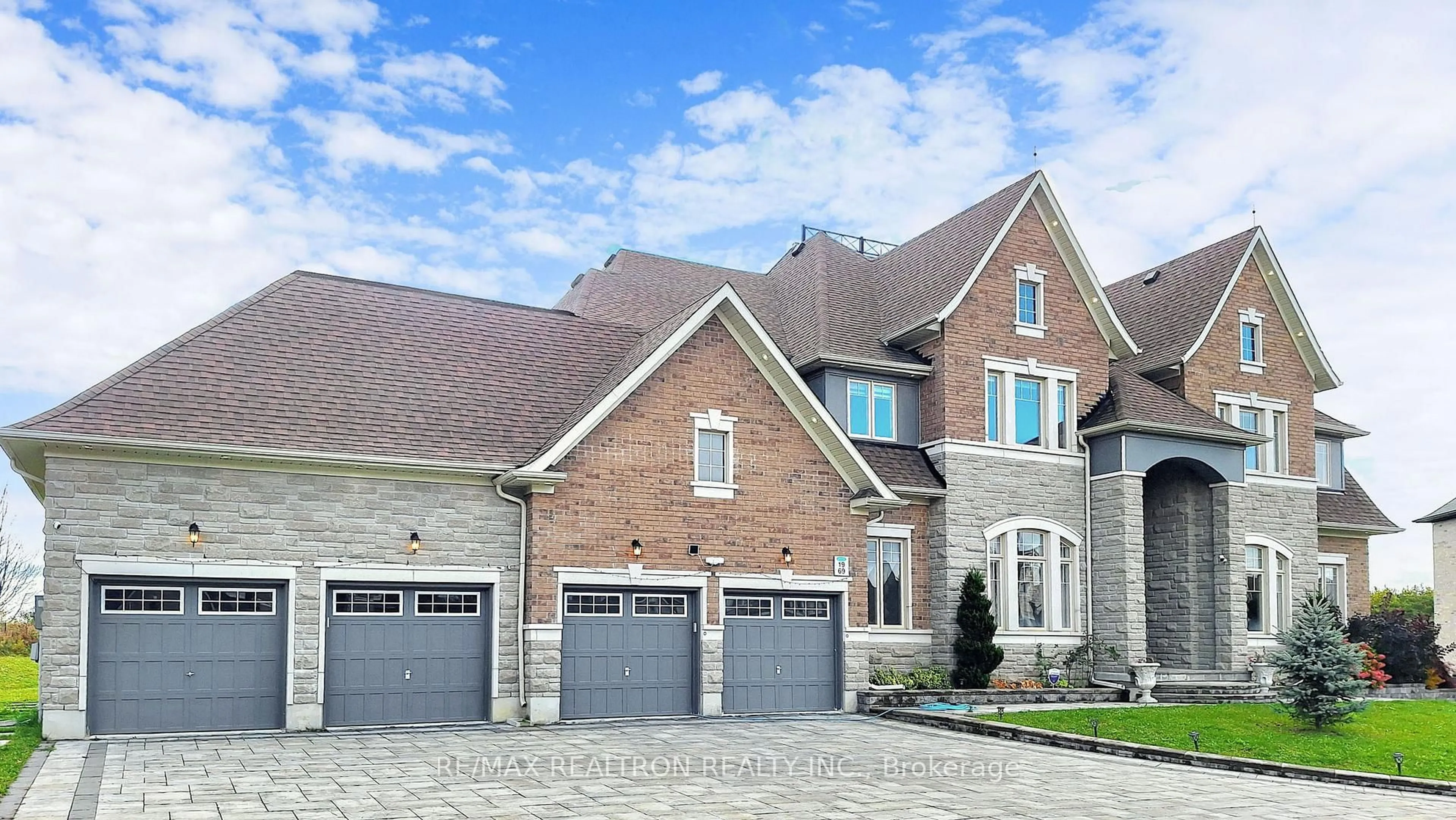 Home with brick exterior material, street for 69 Sam Davis Crt, Whitchurch-Stouffville Ontario L4A 4R4