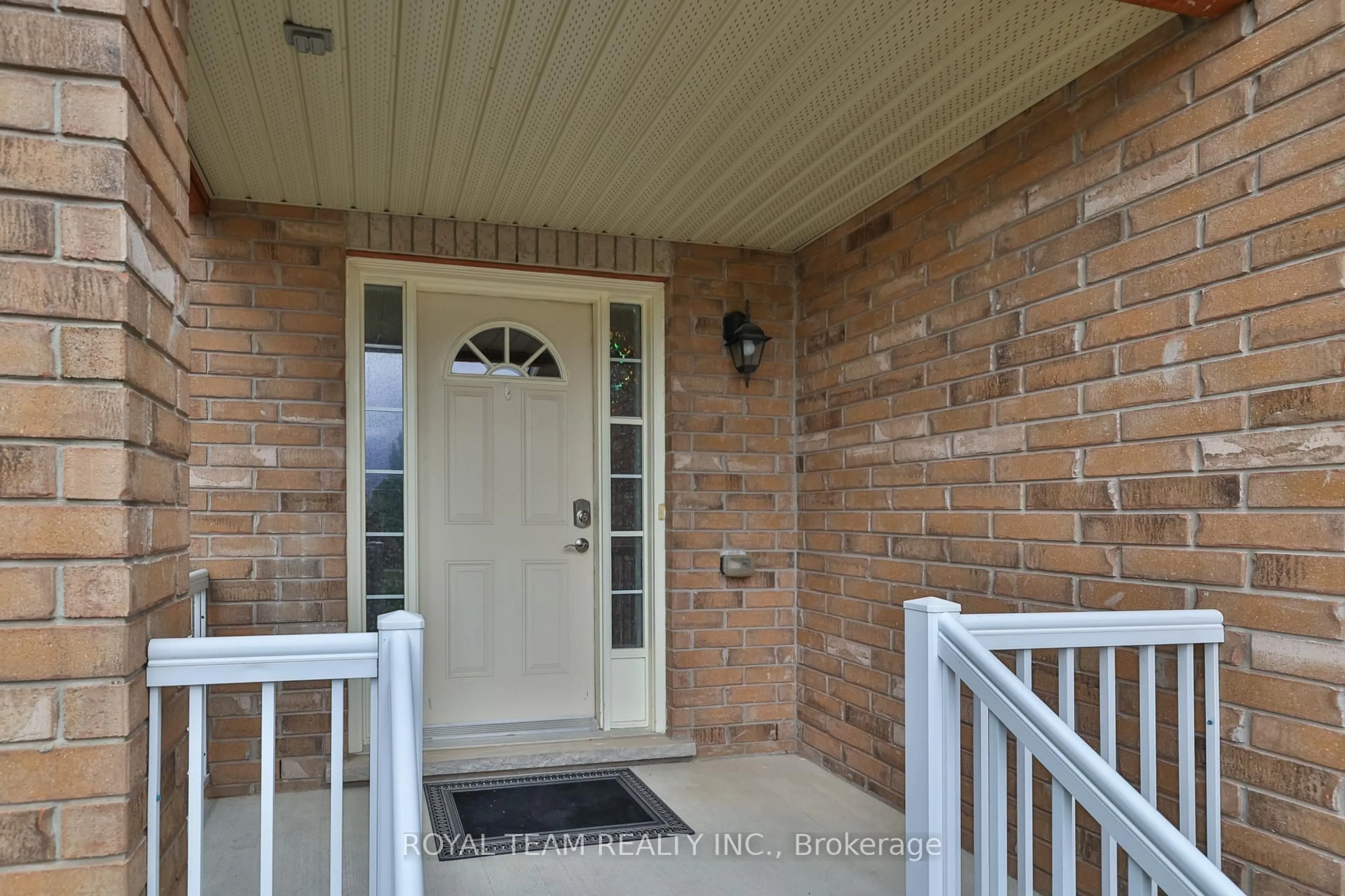 Indoor entryway for 1398 Hunter St, Innisfil Ontario L9S 4B7