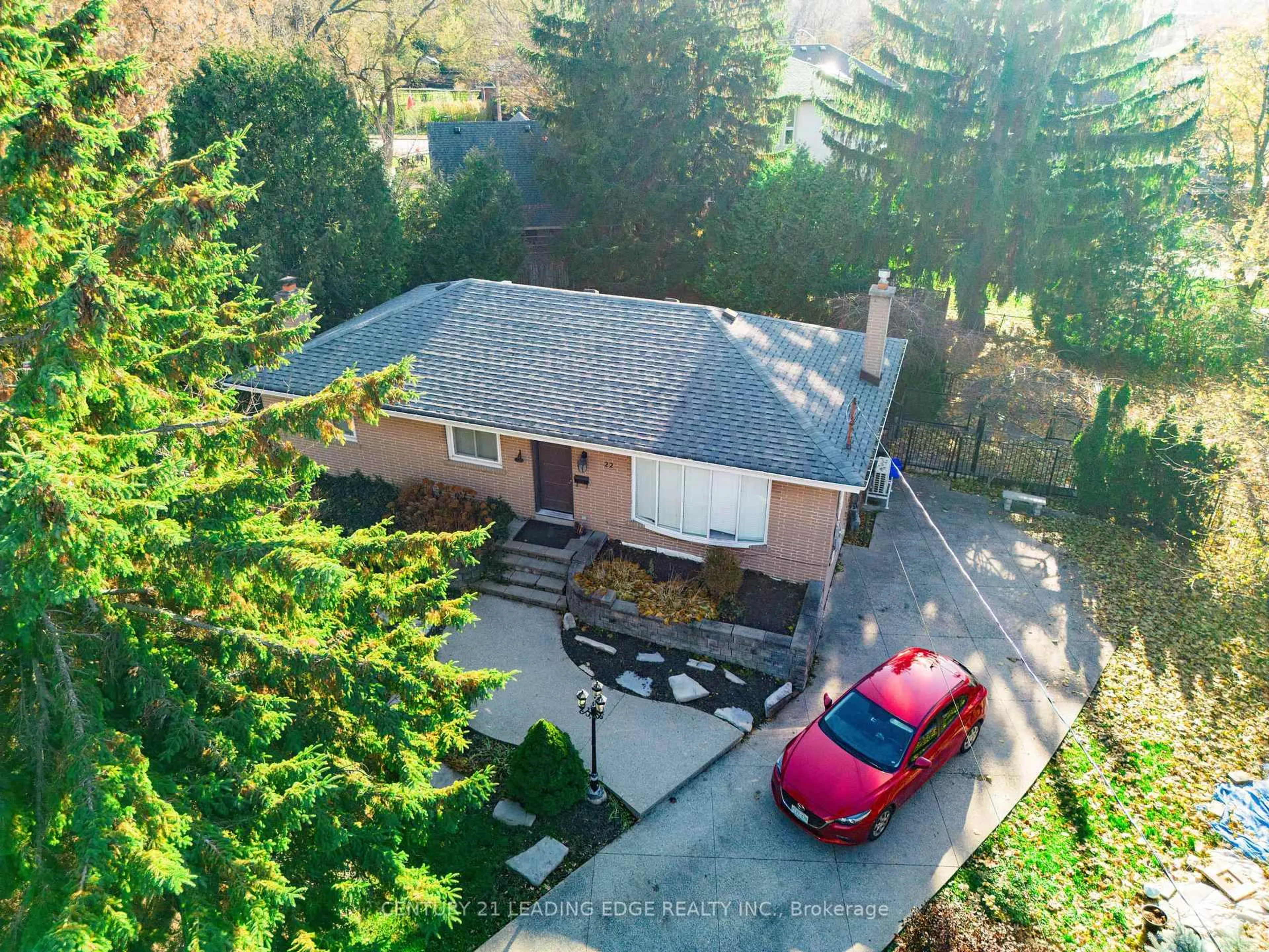 A pic from outside/outdoor area/front of a property/back of a property/a pic from drone, unknown for 22 Winlaw Pl, Markham Ontario L3P 2C6