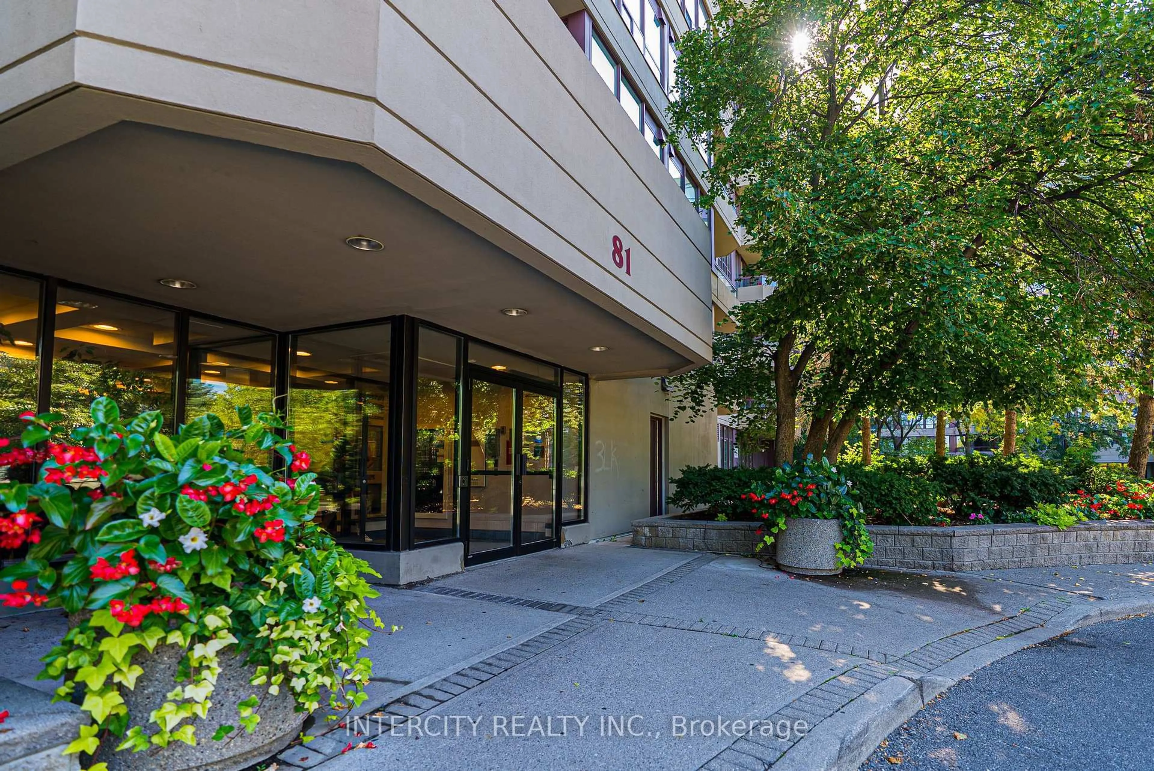 Indoor foyer for 81 Townsgate Dr #Ph208, Vaughan Ontario L4J 8E6