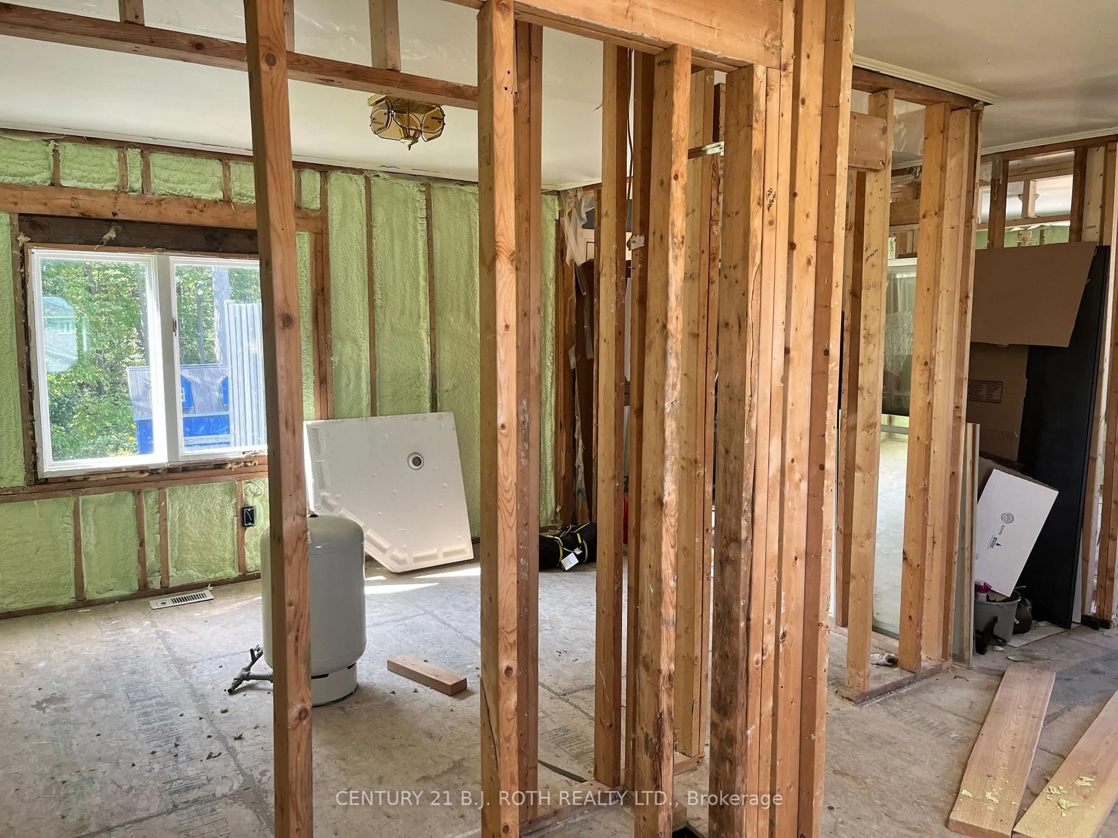 A pic of a room for 412 Limerick Cres, Innisfil Ontario L0L 1K0