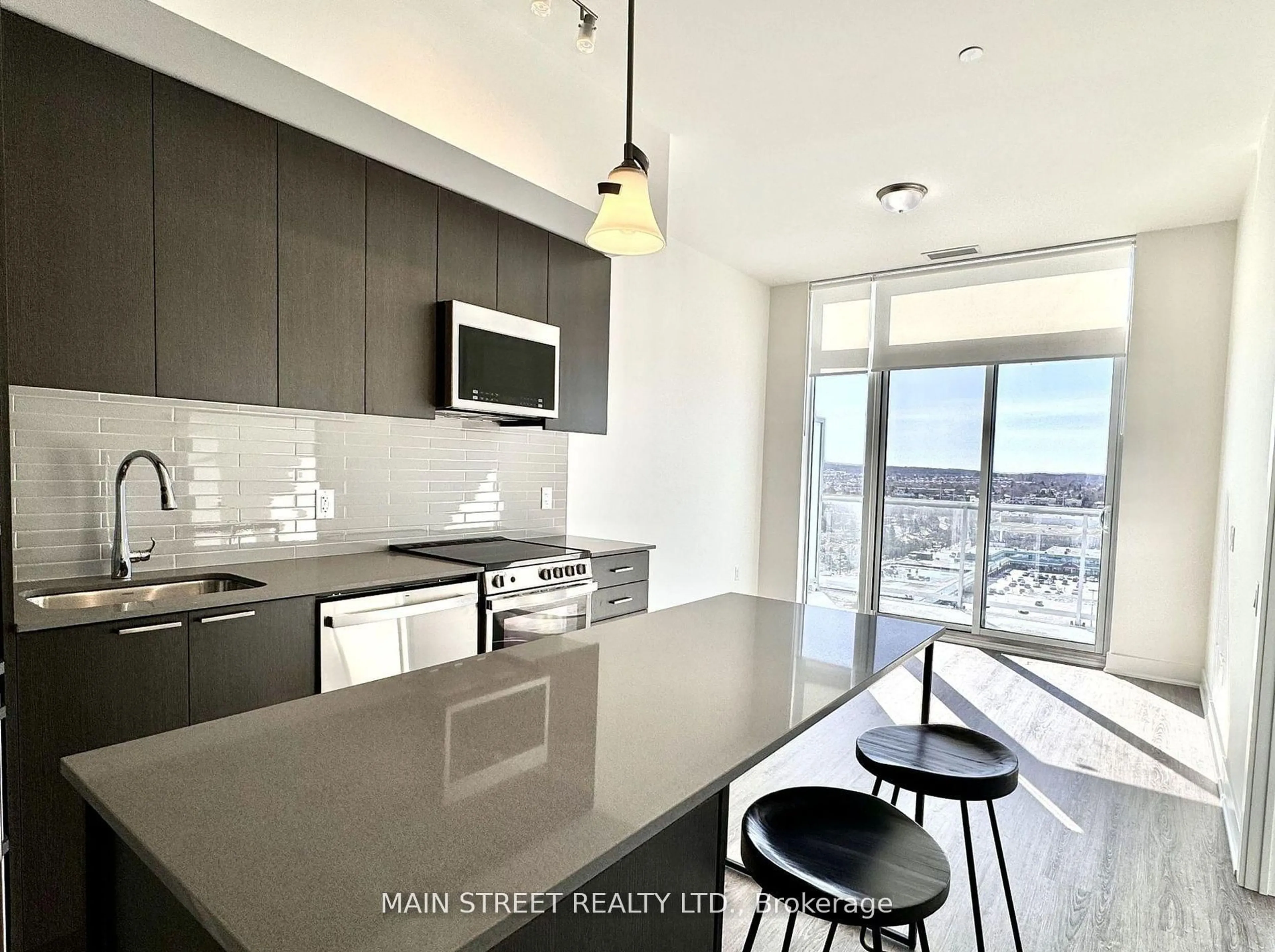 Open concept kitchen, unknown for 185 Deerfield Rd #1506, Newmarket Ontario L3Y 0G7