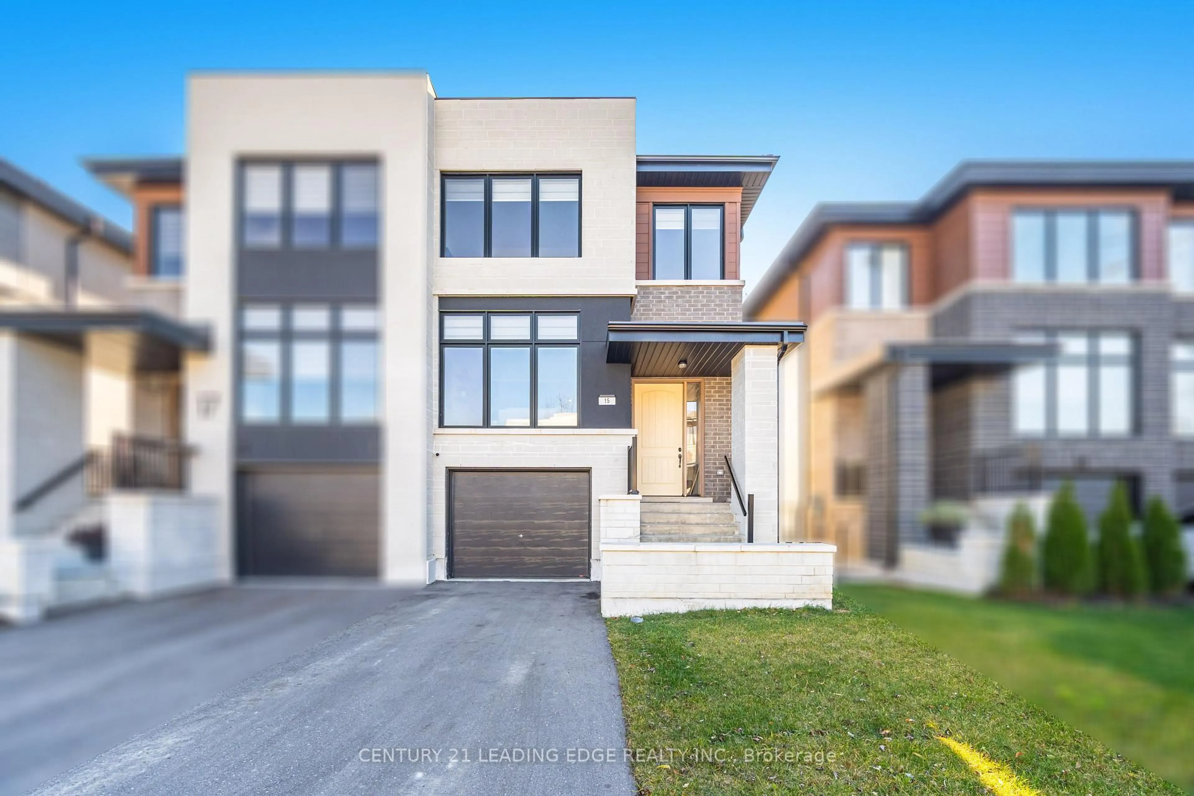 Home with brick exterior material, street for 15 Direzze Crt, Richmond Hill Ontario L4C 5T8