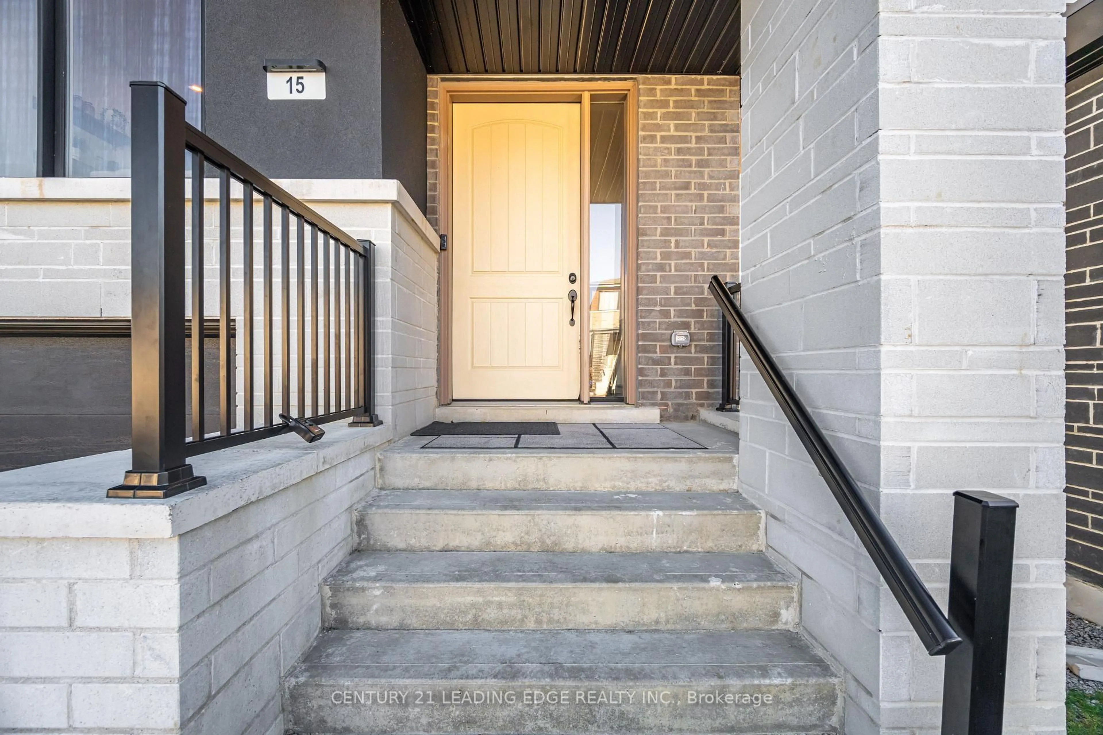 Stairs for 15 Direzze Crt, Richmond Hill Ontario L4C 5T8