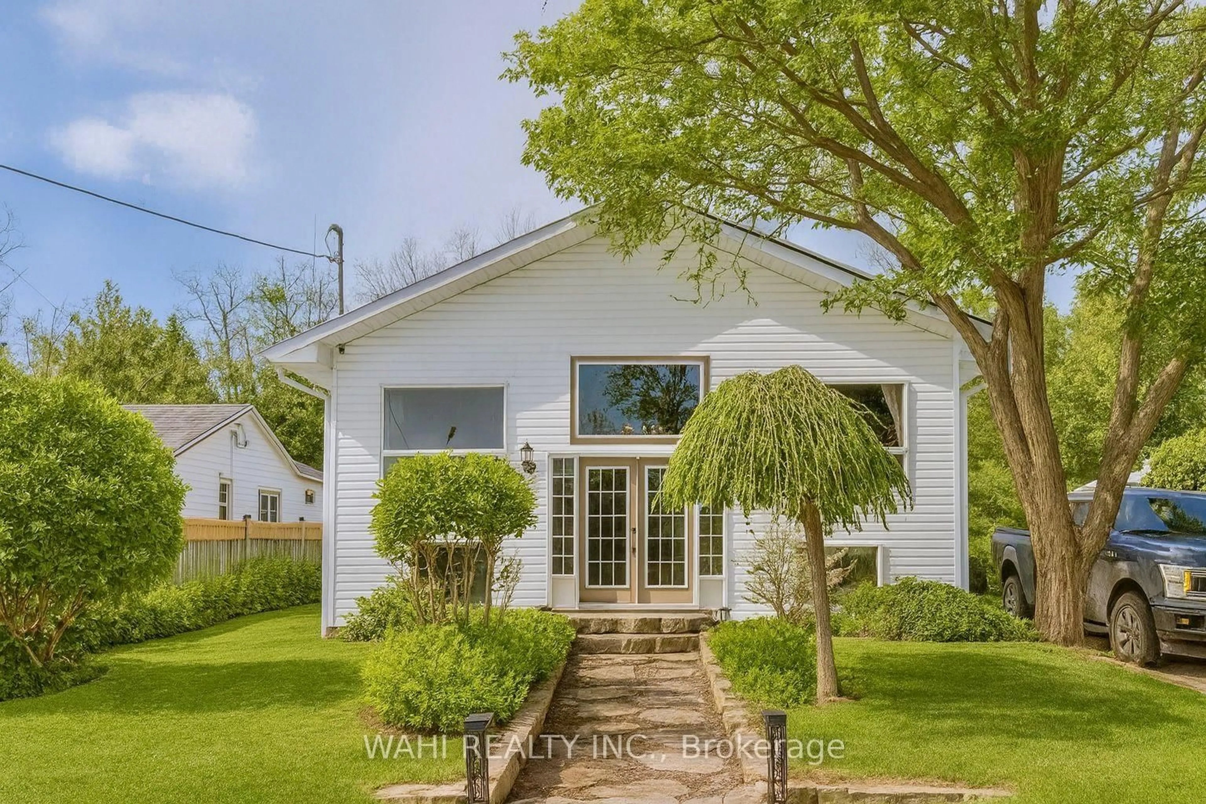 Home with vinyl exterior material, street for 1336 Maple Rd, Innisfil Ontario L0L 1C0