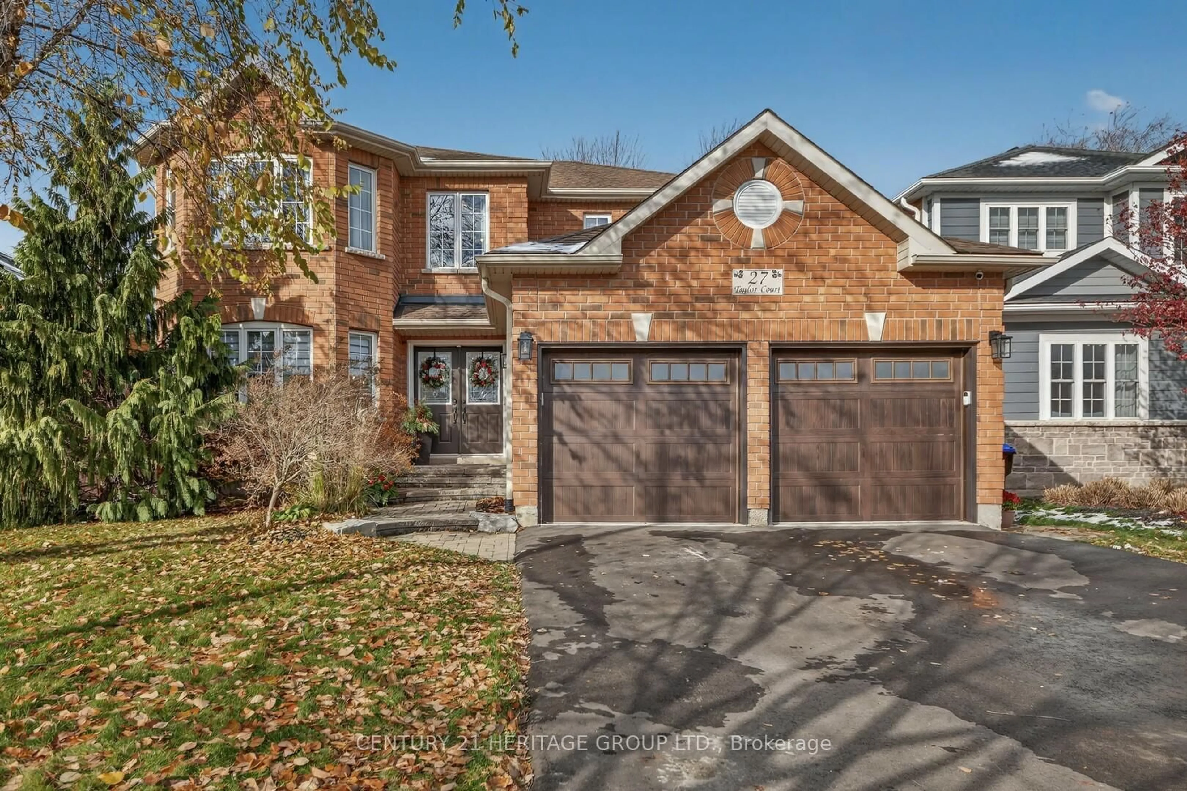 Home with brick exterior material, street for 27 Taylor Crt, Bradford West Gwillimbury Ontario L3Z 3J1
