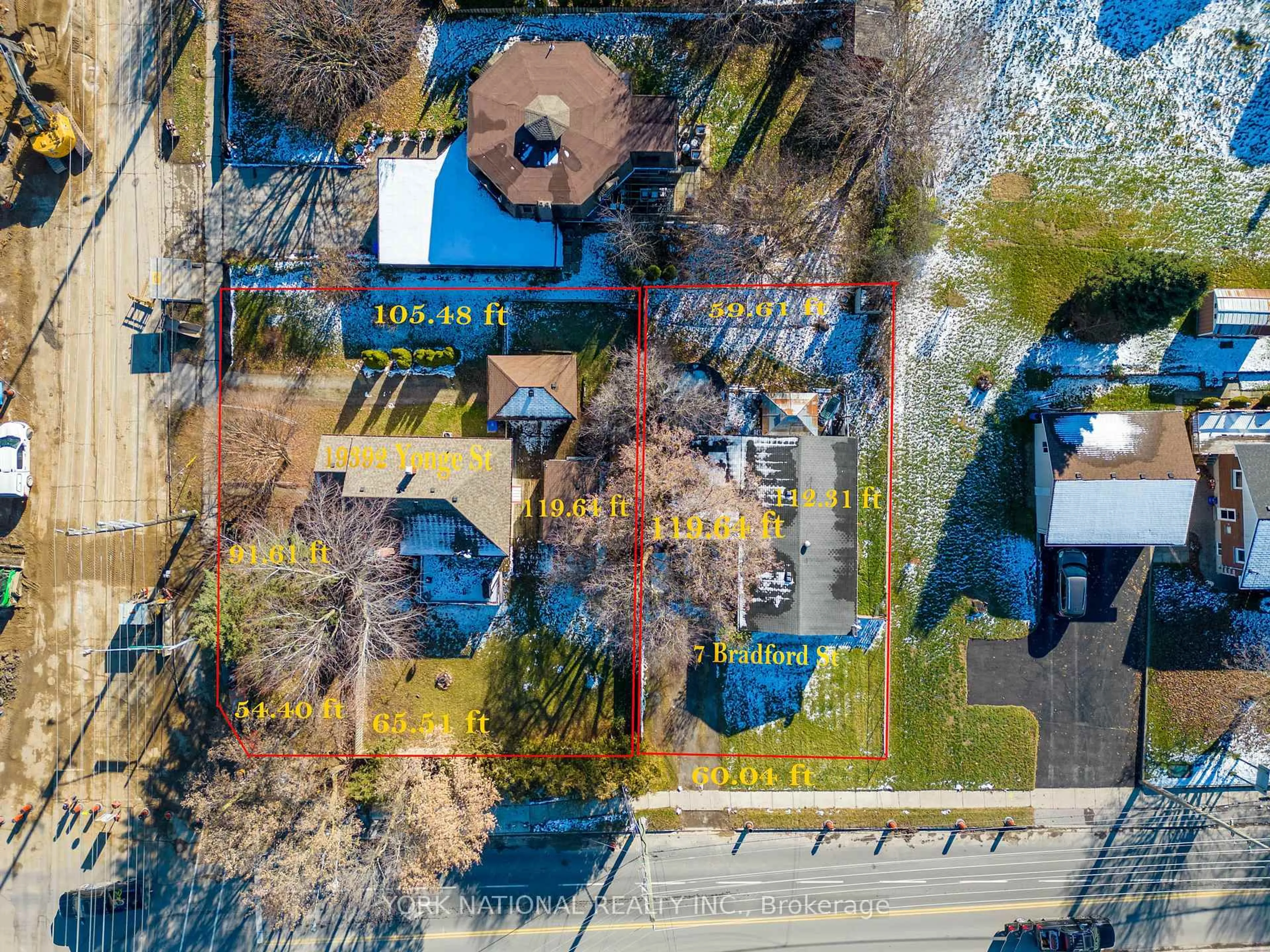 A pic from outside/outdoor area/front of a property/back of a property/a pic from drone, street for 7 Bradford St, East Gwillimbury Ontario L9N 1L6