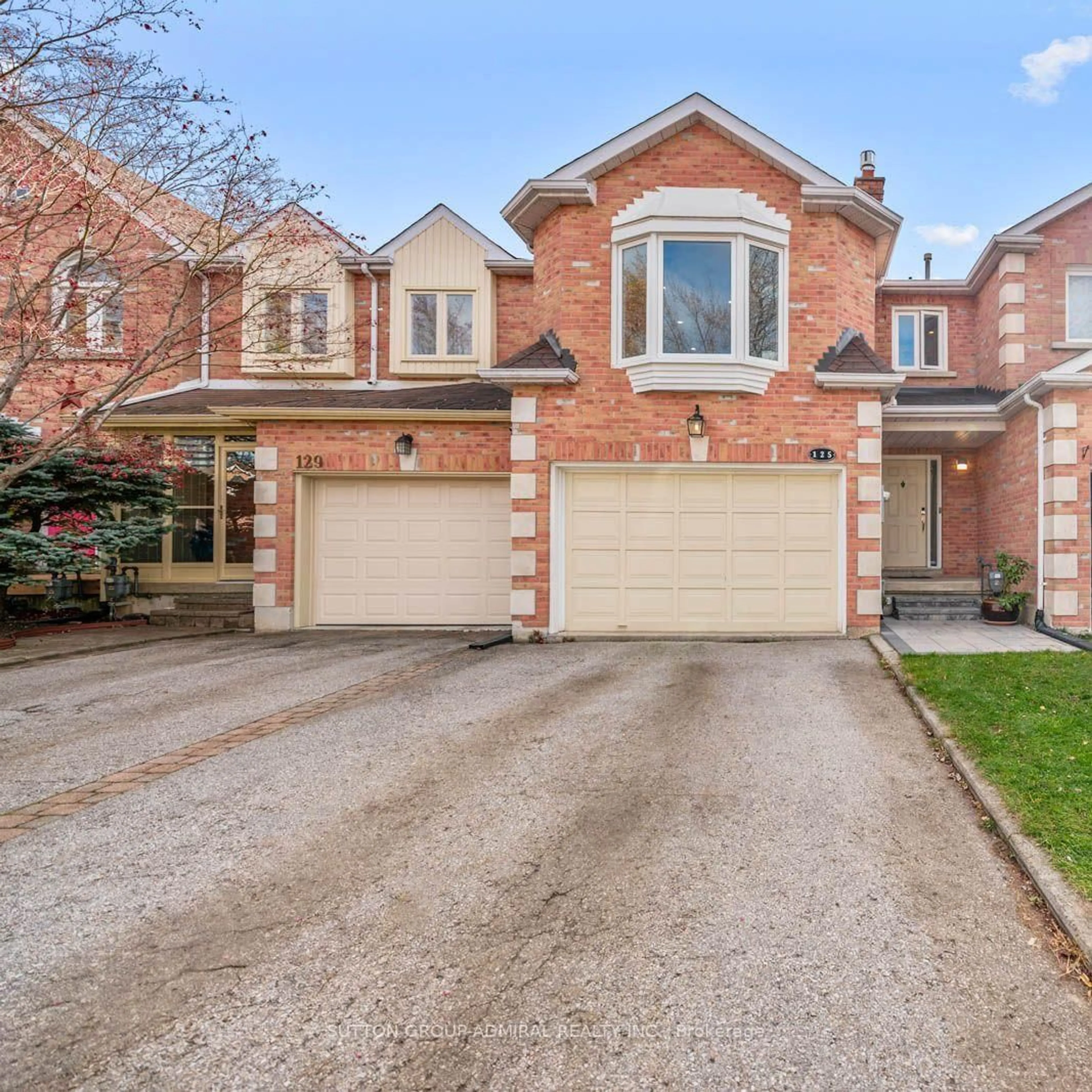 Home with brick exterior material, street for 125 Thornway Ave, Vaughan Ontario L4J 7Z3