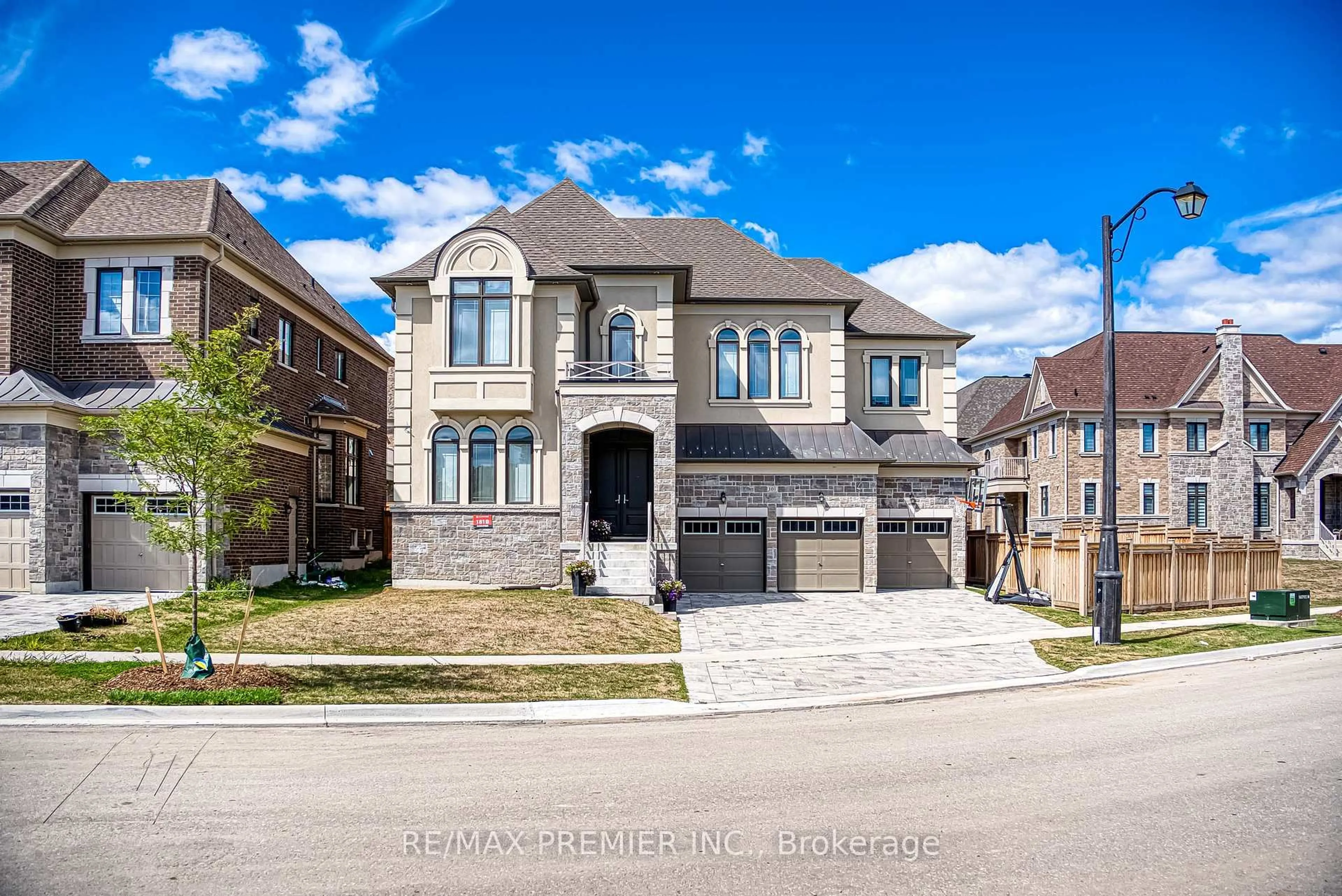 Home with brick exterior material, street for 101 Appleyard Ave, Vaughan Ontario L4H 4N3