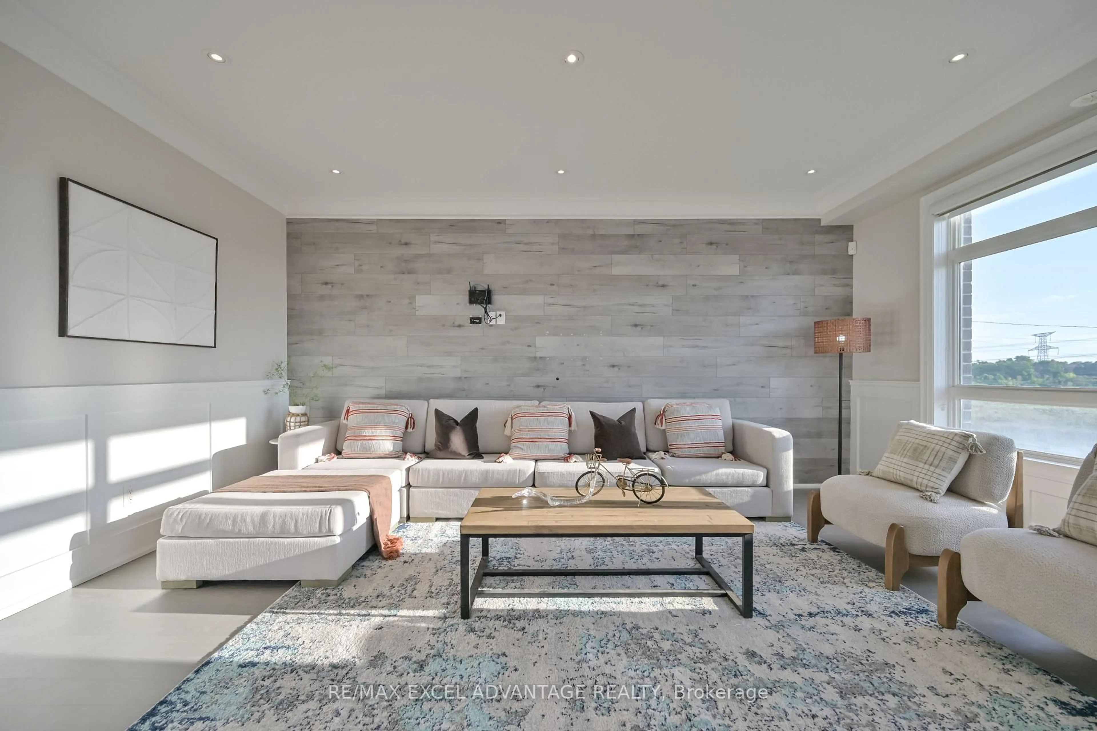 Living room with furniture, unknown for 50 South Park Rd, Markham Ontario L3T 0G6