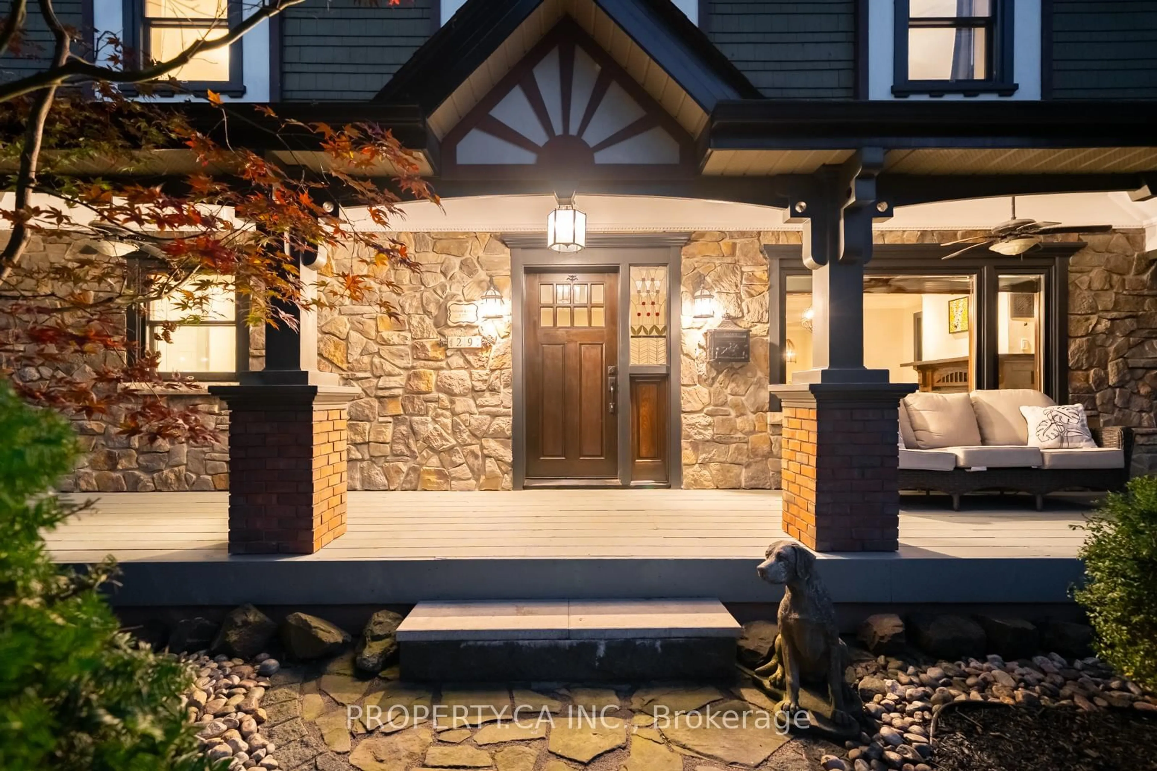 Indoor entryway for 29 Tyler St, Aurora Ontario L4G 2N1