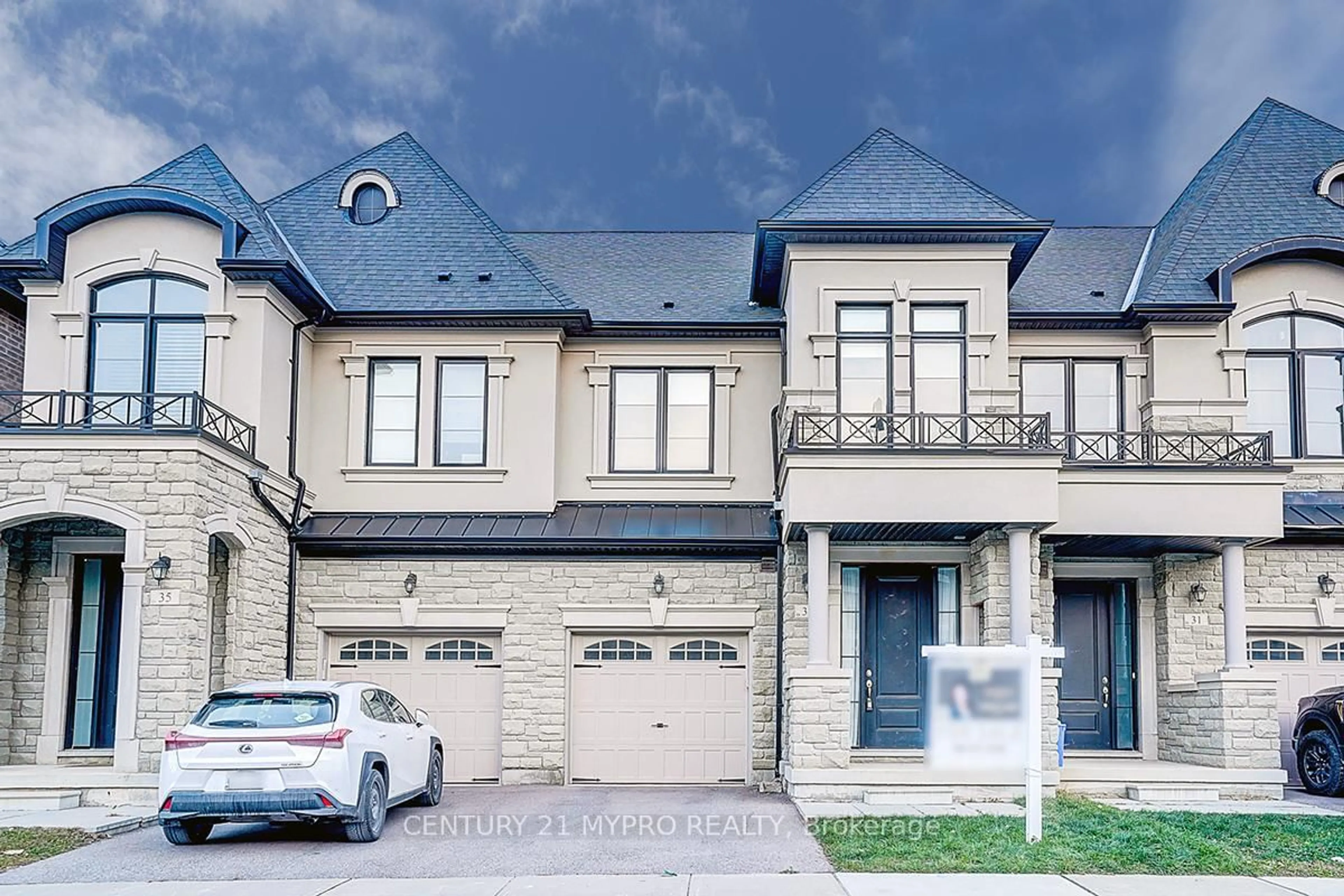 Home with brick exterior material, street for 33 Mallery St, Richmond Hill Ontario L4S 0H7