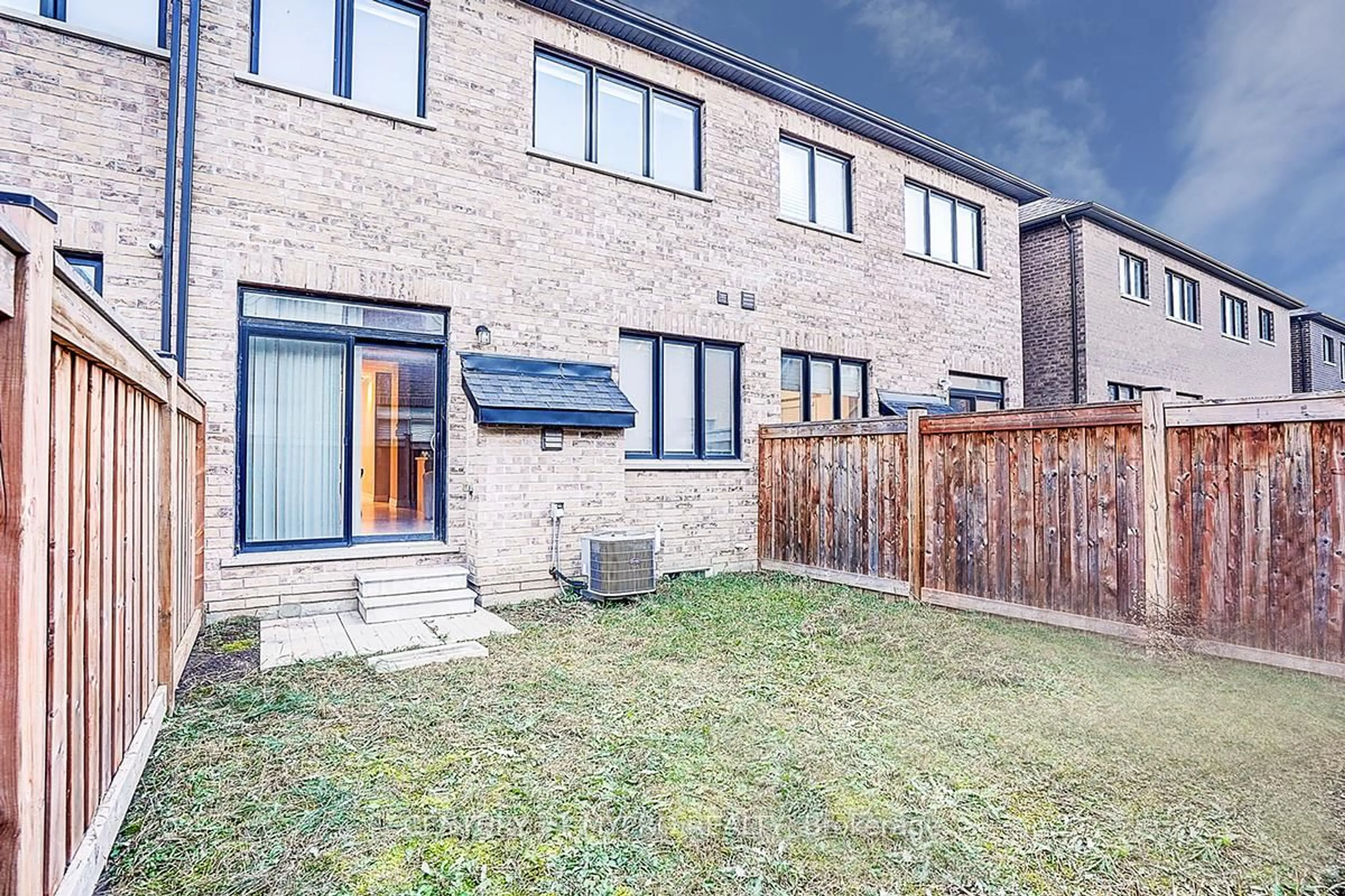 Home with brick exterior material, street for 33 Mallery St, Richmond Hill Ontario L4S 0H7