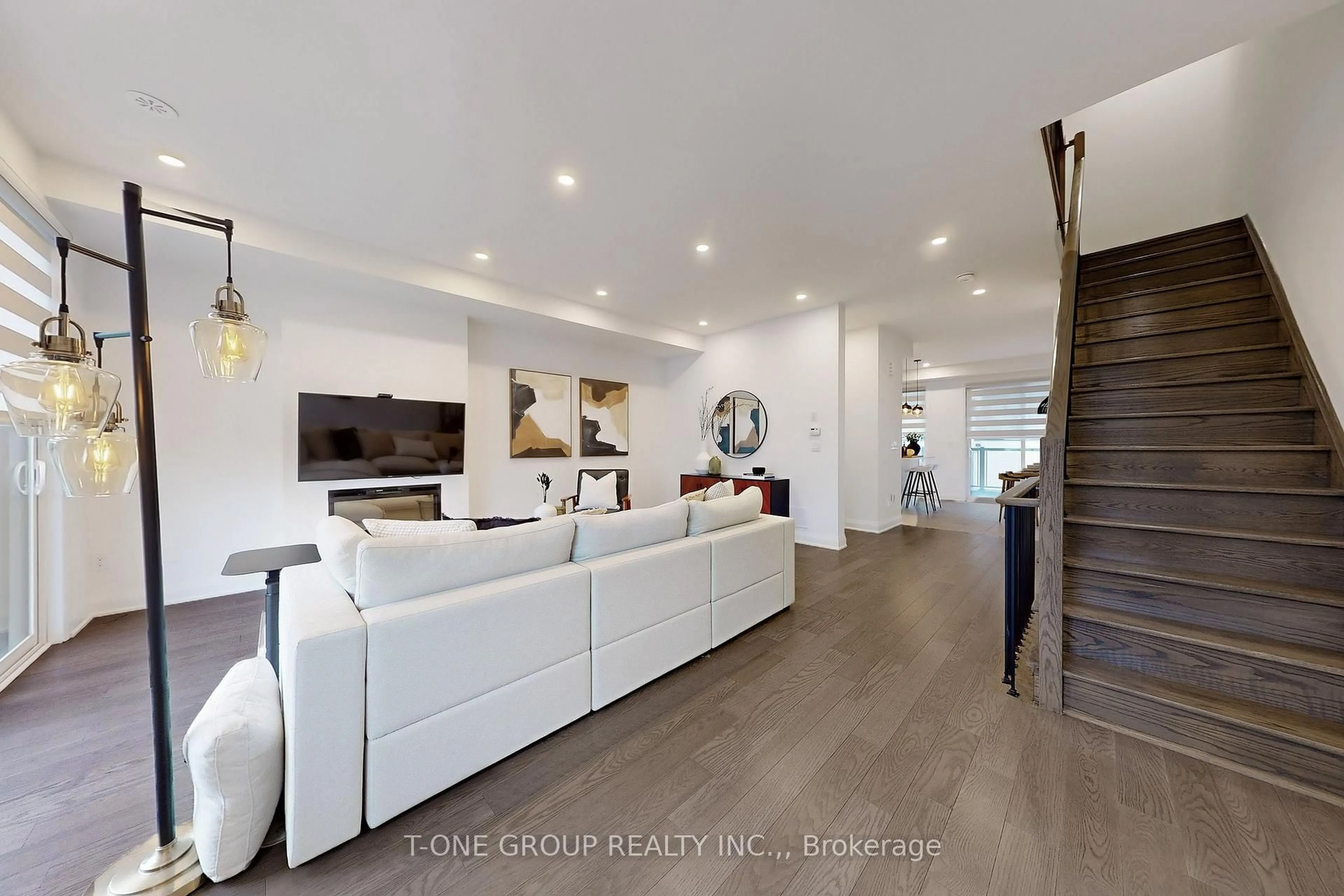 Unknown for 5 Eelam Lane, Markham Ontario L6E 0W2