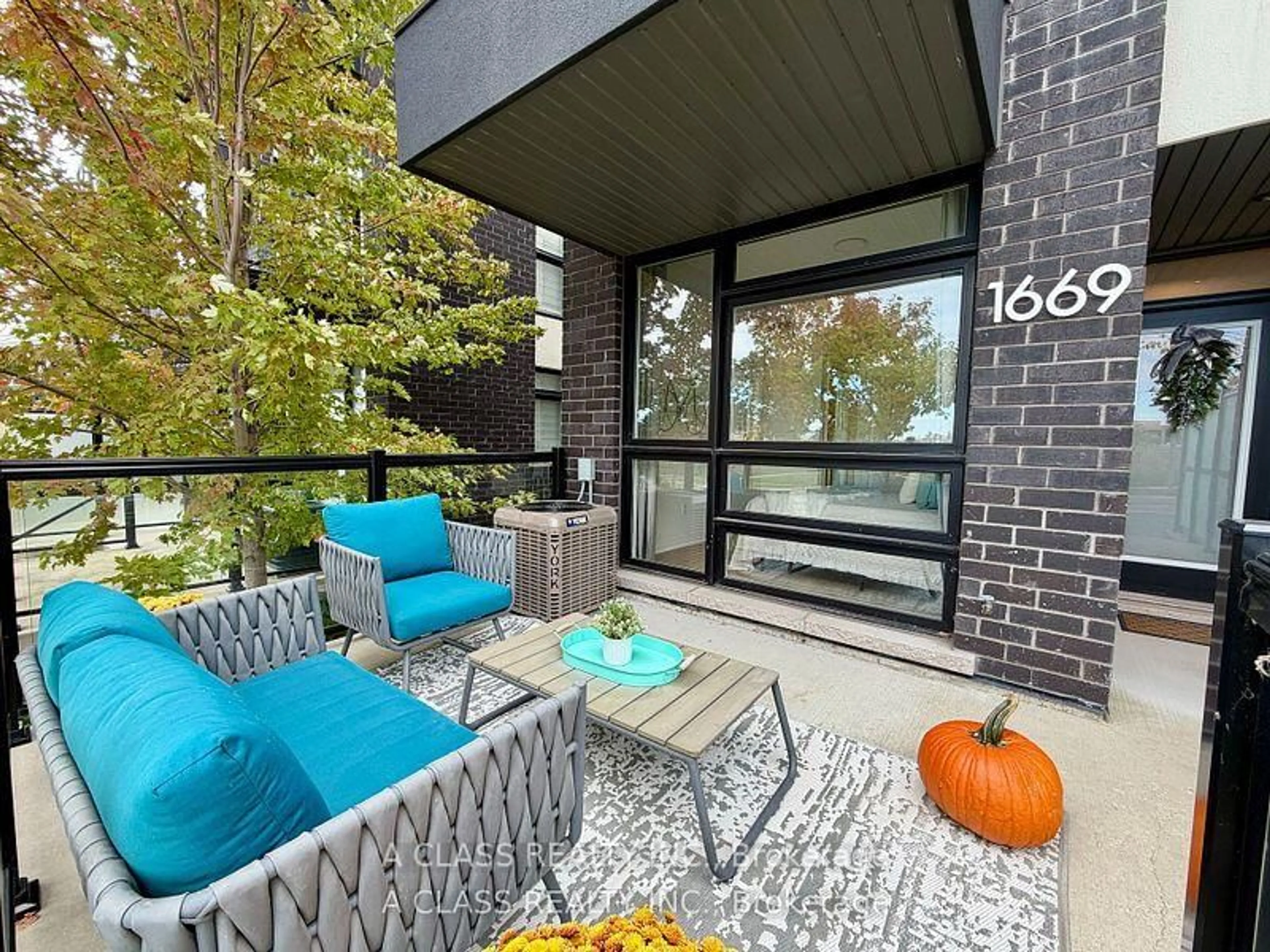 Patio, unknown for 1669 Bur Oak Ave, Markham Ontario L6E 0V2