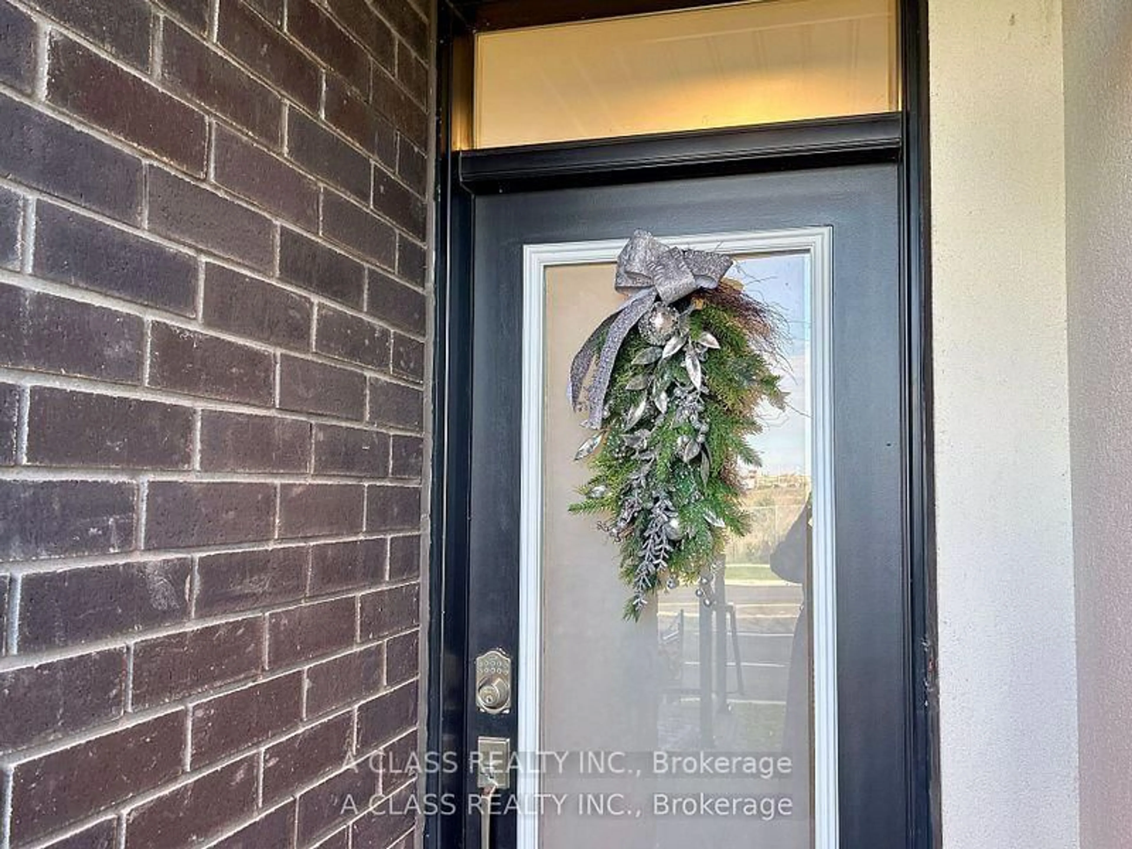 Indoor entryway for 1669 Bur Oak Ave, Markham Ontario L6E 0V2