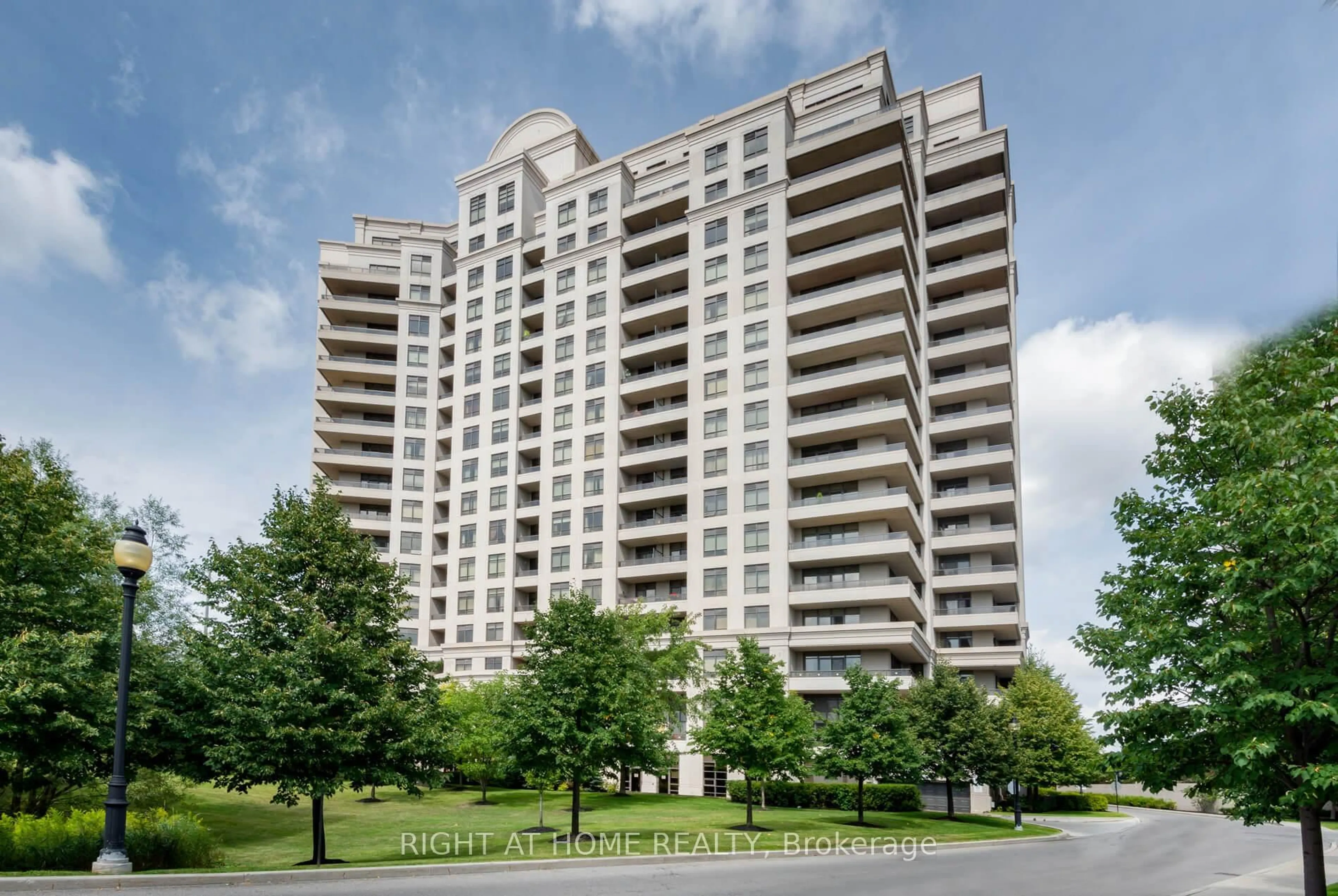 Unknown for 9235 Jane St #1012, Vaughan Ontario L6A 0J8
