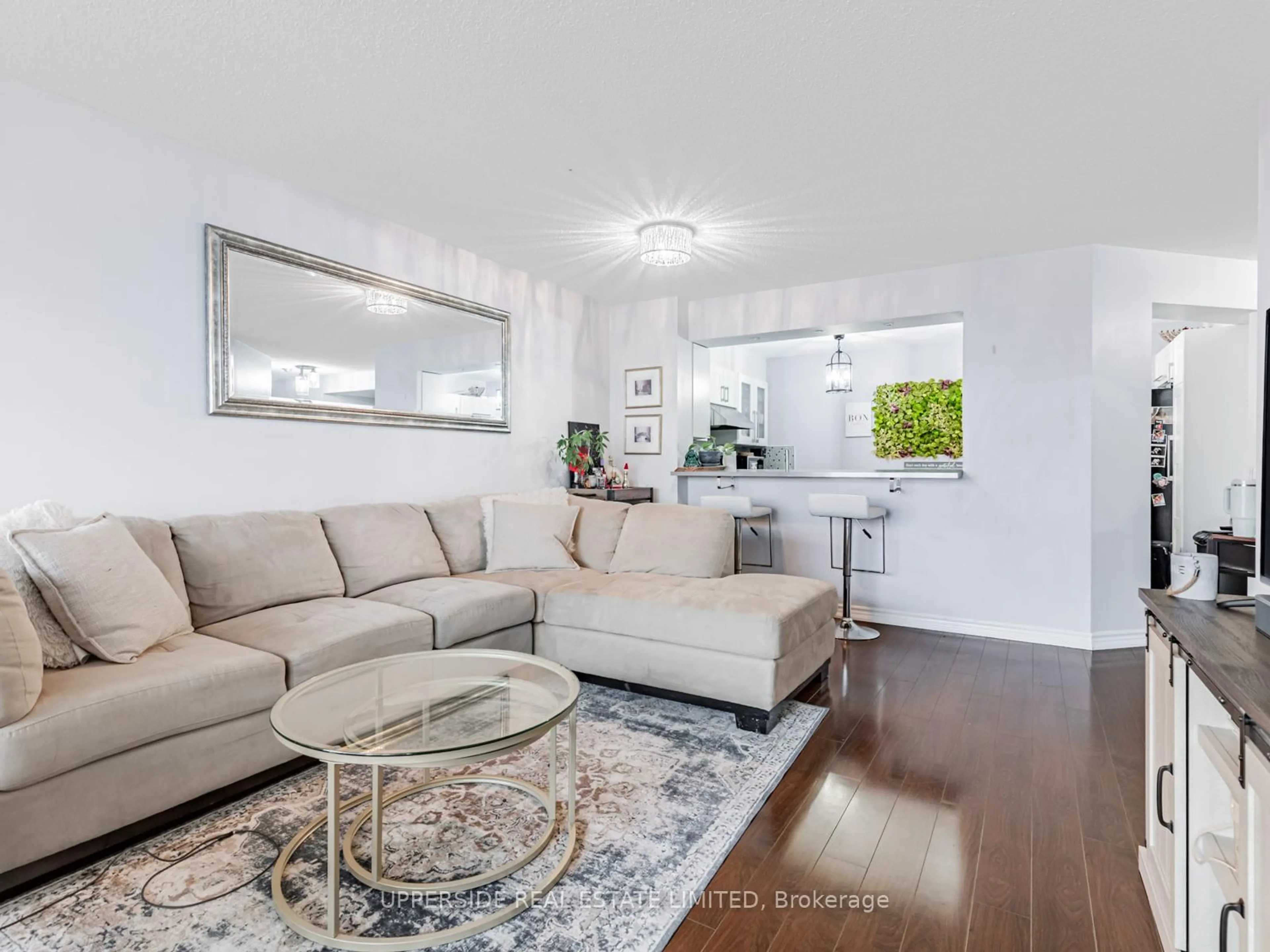 Living room with furniture, unknown for 7420 Bathurst St #512, Vaughan Ontario L4J 6X4