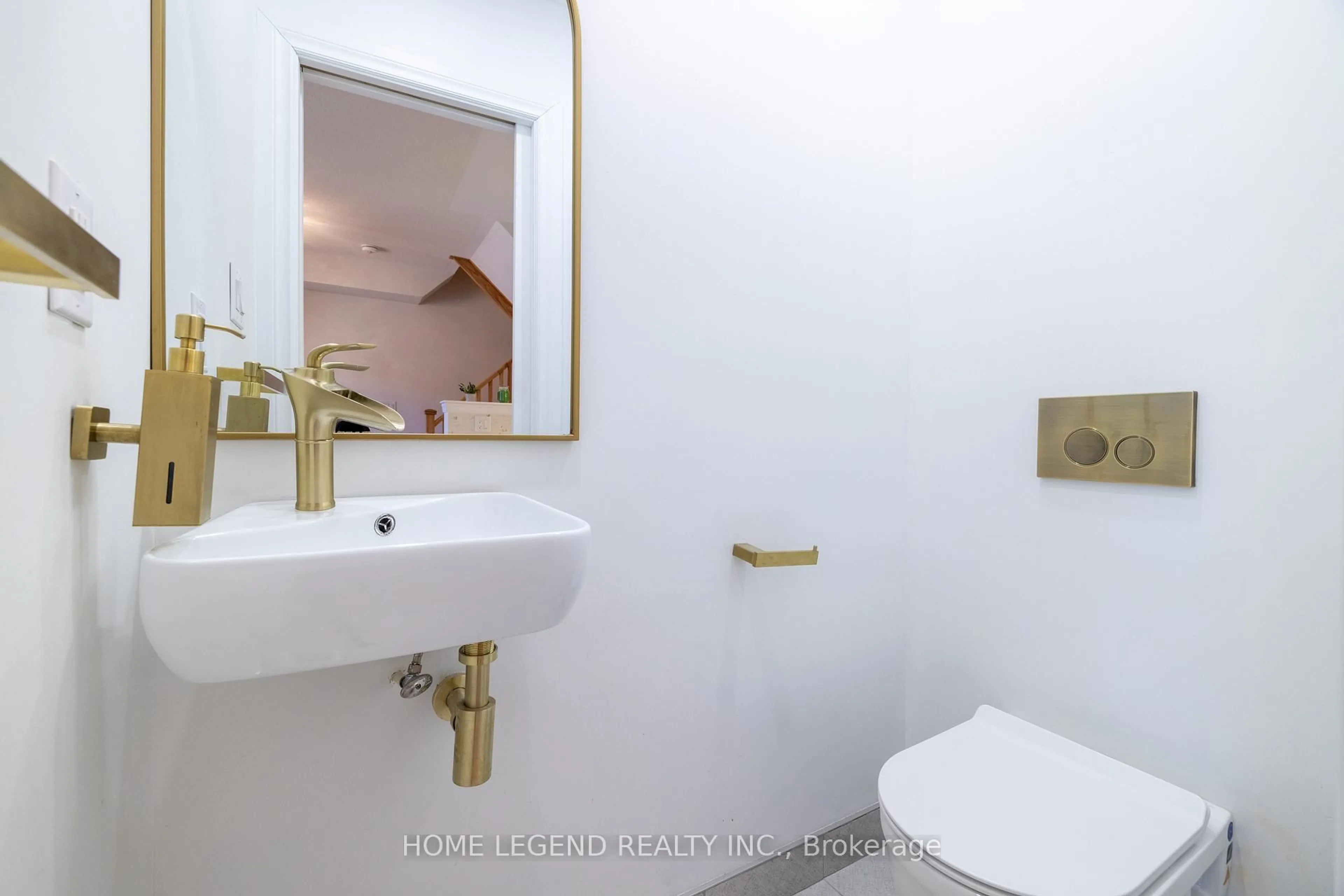 Standard bathroom, floor is not visible for 123 Bravo Lane, Newmarket Ontario L3X 0L2