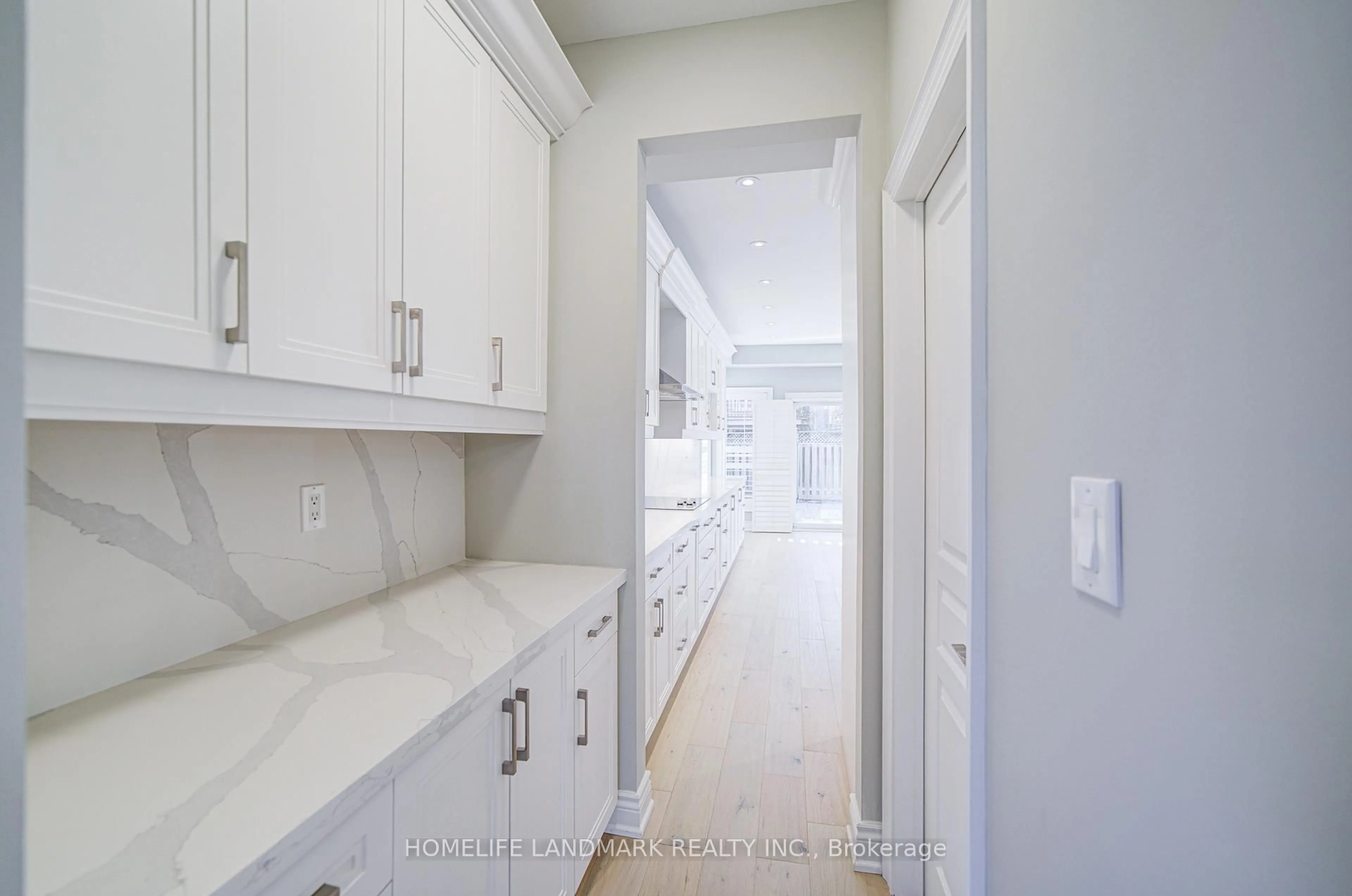 Laundry room for 214 Alfred Paterson Dr, Markham Ontario L6E 2E7