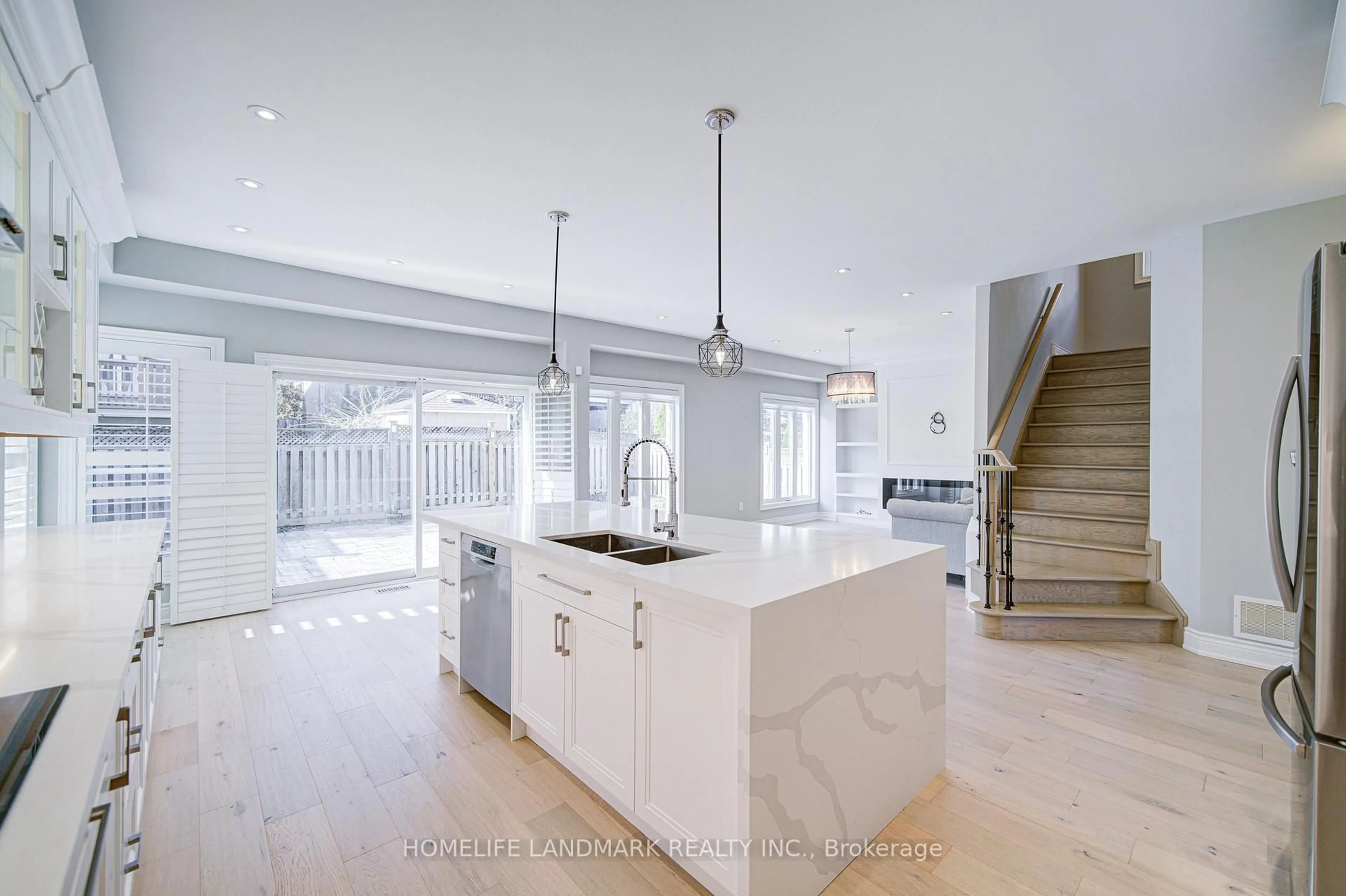 Open concept kitchen, ceramic/tile floor for 214 Alfred Paterson Dr, Markham Ontario L6E 2E7