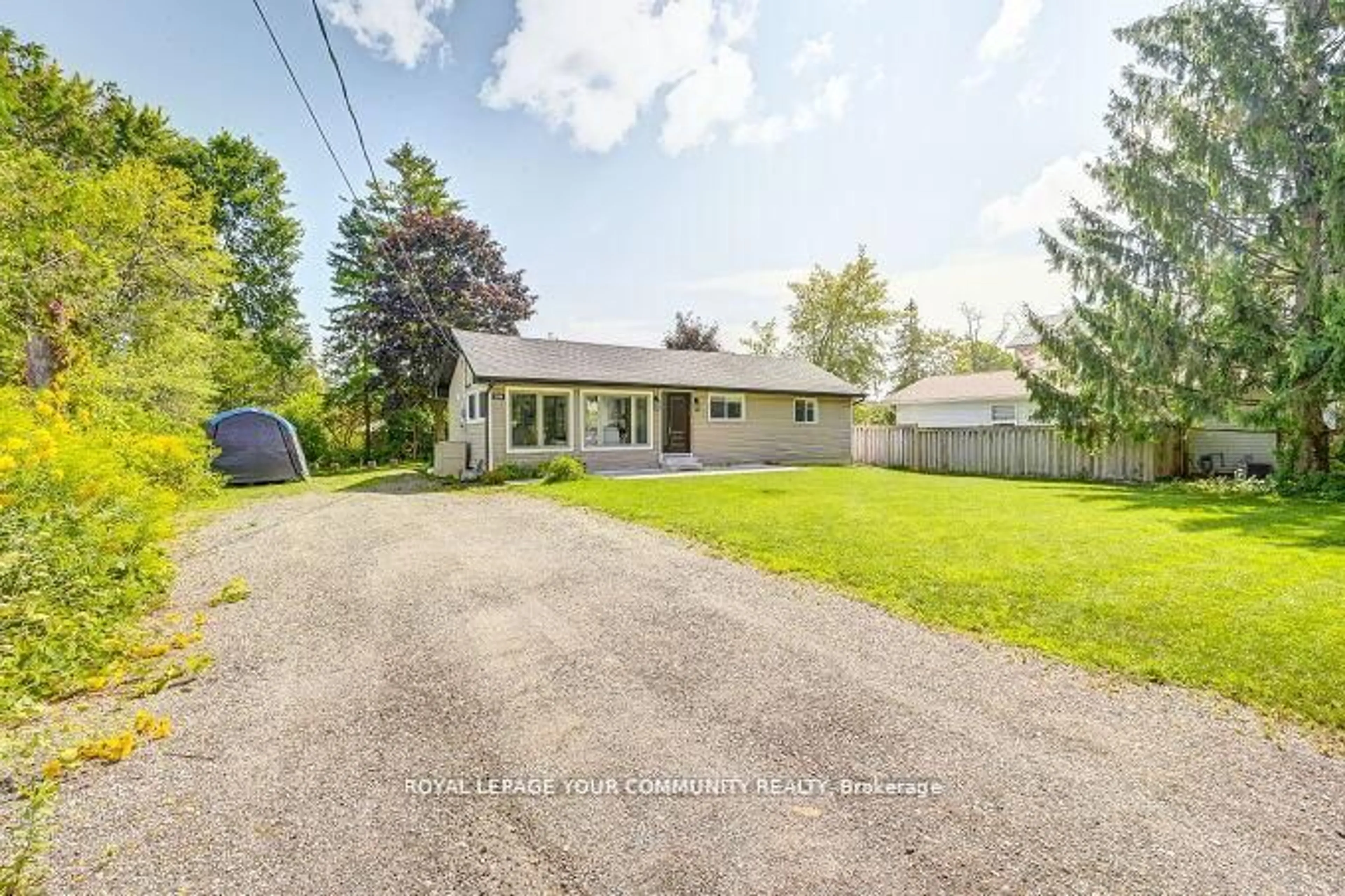 A pic from outside/outdoor area/front of a property/back of a property/a pic from drone, street for 2309 Taylorwoods Blvd, Innisfil Ontario L9S 2E7