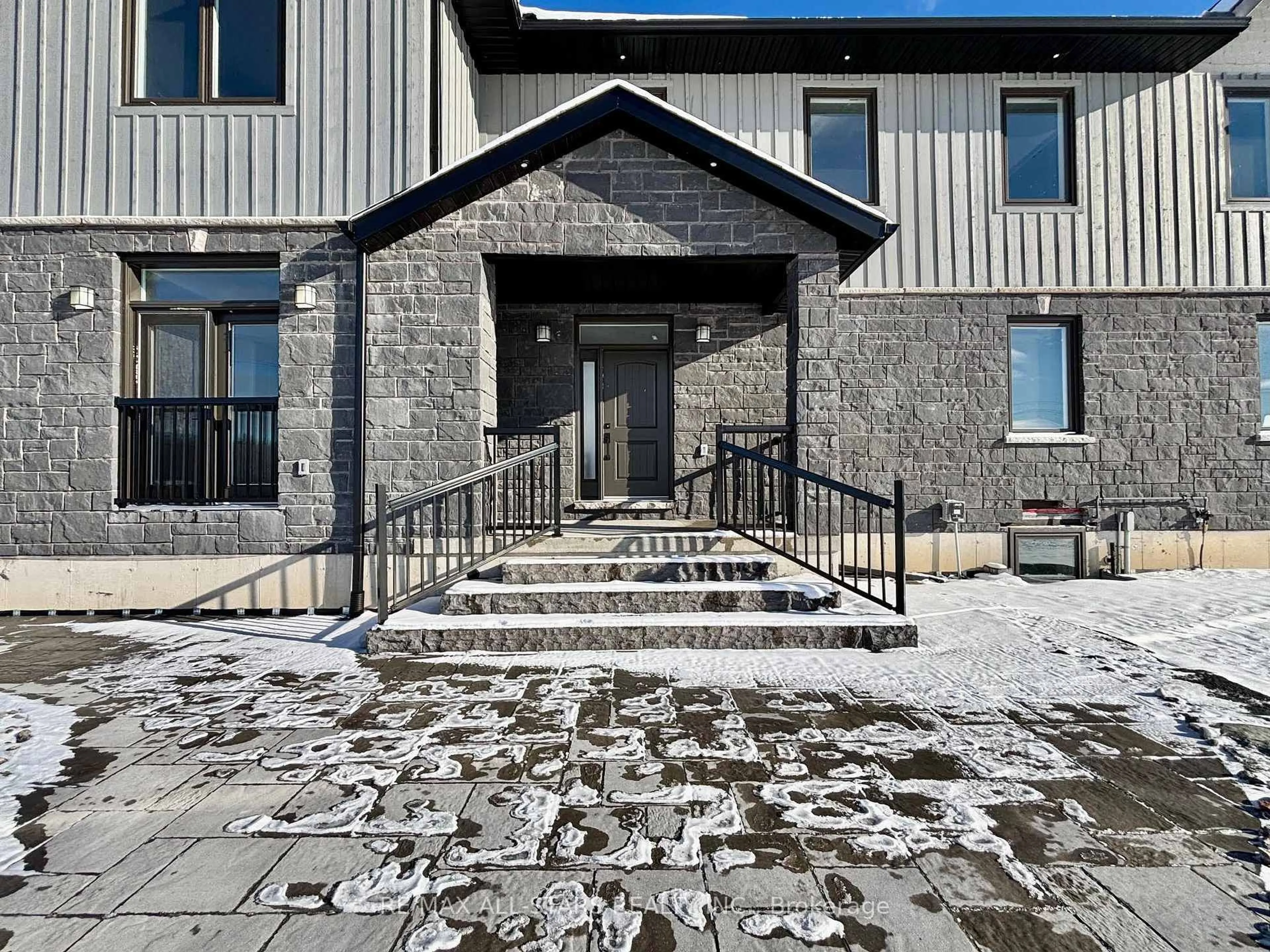 Patio, building for 24145 17th Sdrd, Brock Ontario L0K 1A0