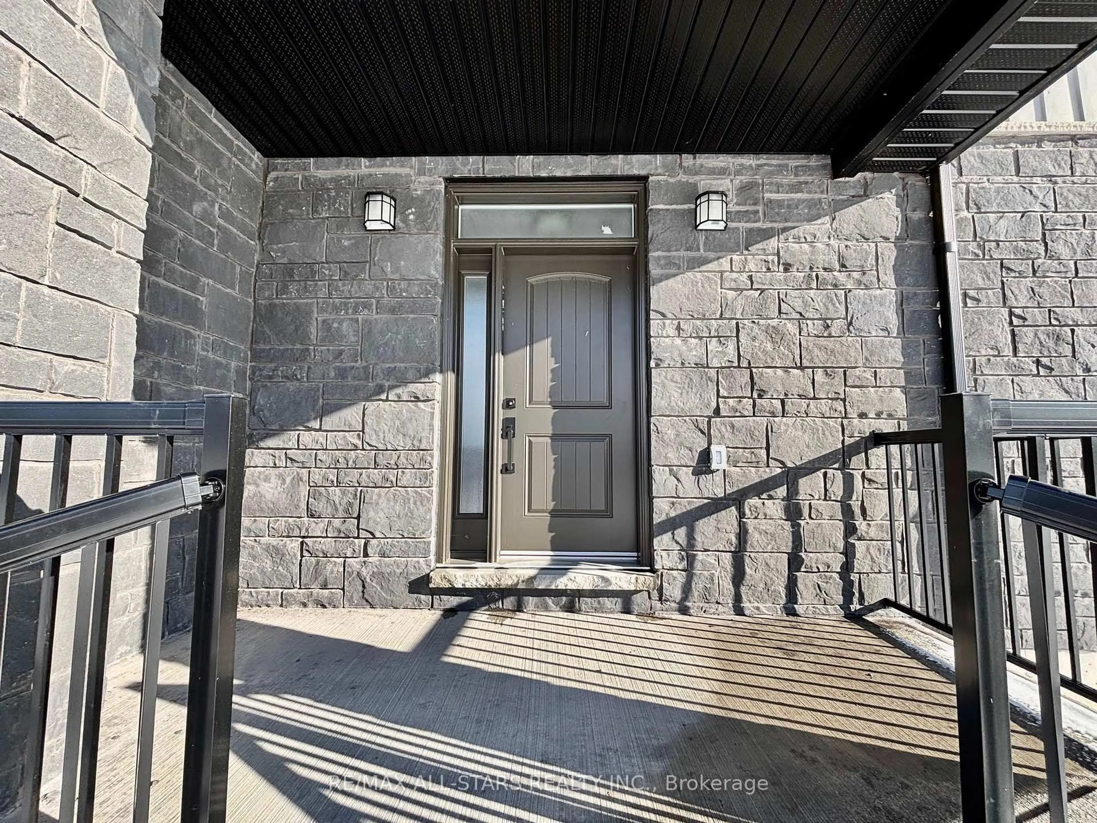 Indoor foyer for 24145 17th Sdrd, Brock Ontario L0K 1A0