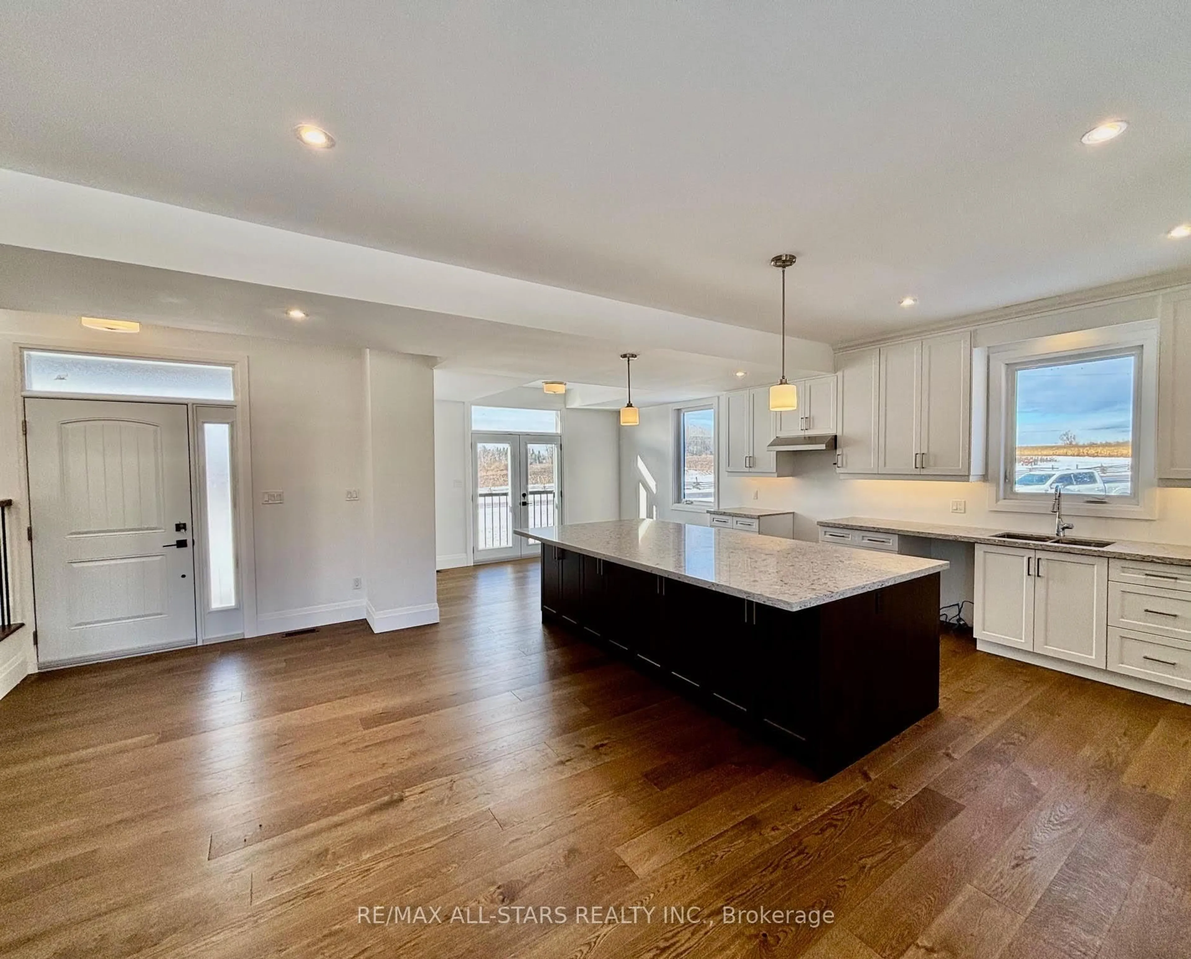 Open concept kitchen, unknown for 24145 17th Sdrd, Brock Ontario L0K 1A0