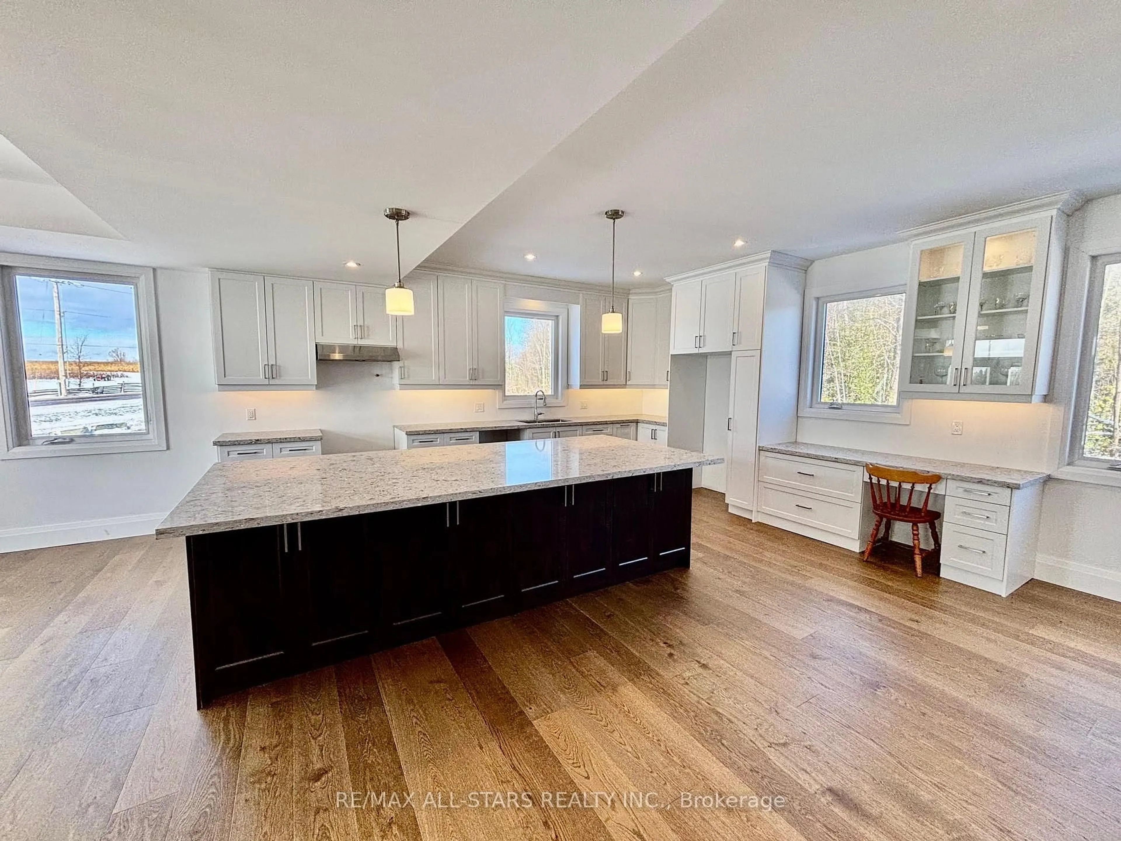 Open concept kitchen, unknown for 24145 17th Sdrd, Brock Ontario L0K 1A0