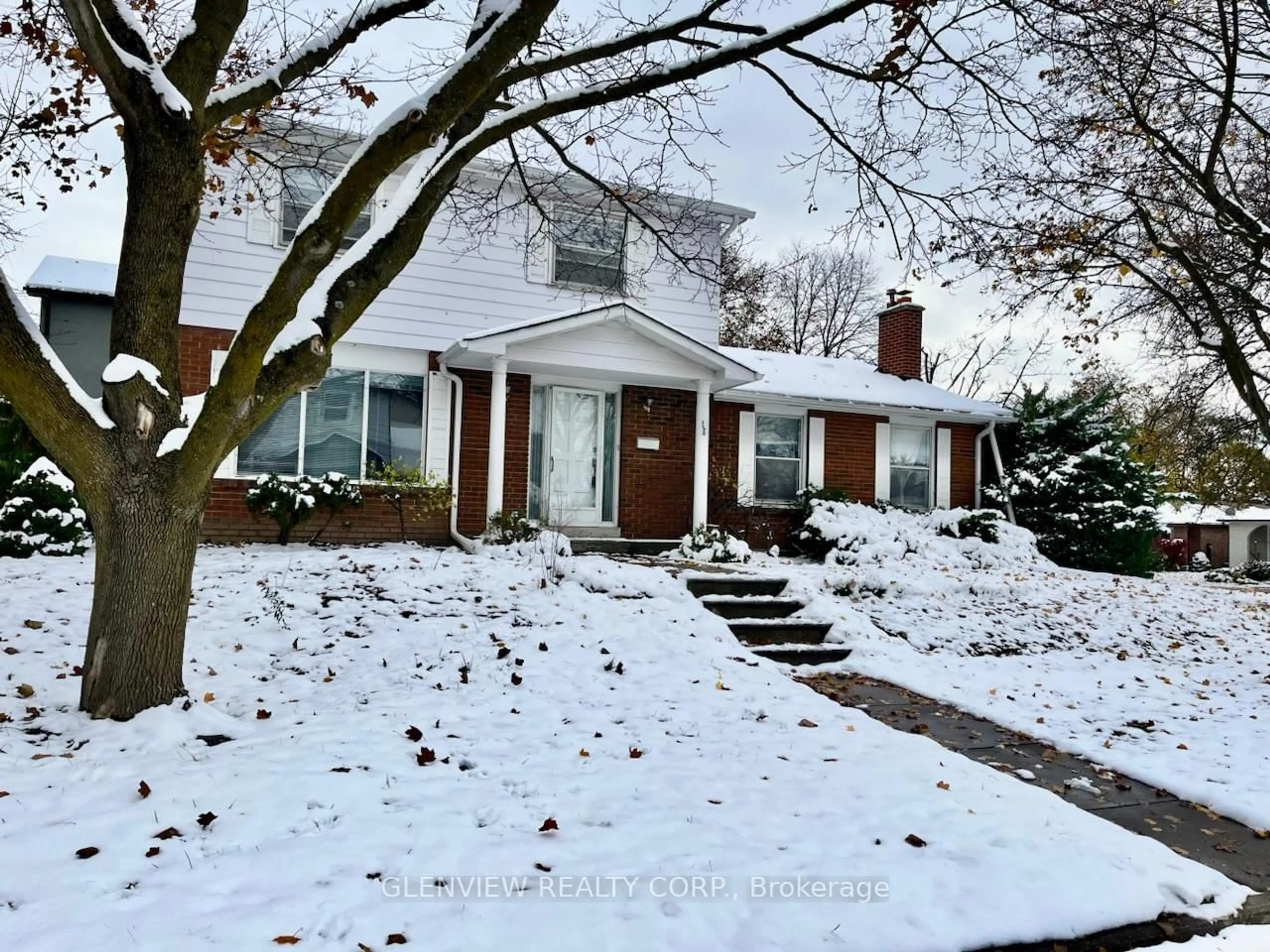 Home with brick exterior material, street for 120 Romfield Crct, Markham Ontario L3T 3H8