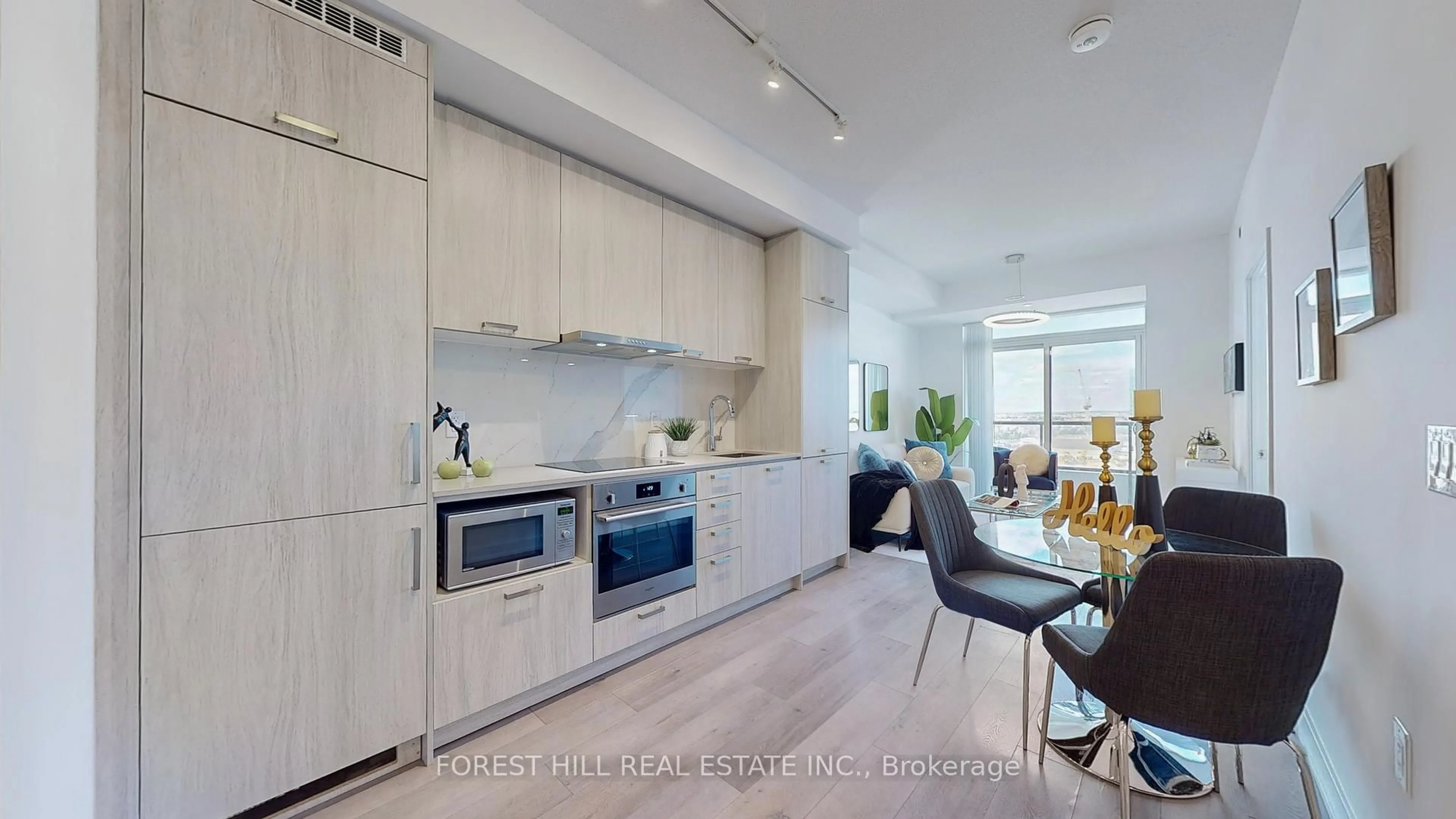 Open concept kitchen, ceramic/tile floor for 38 Honeycrisp Cres #818, Vaughan Ontario L4K 0M7