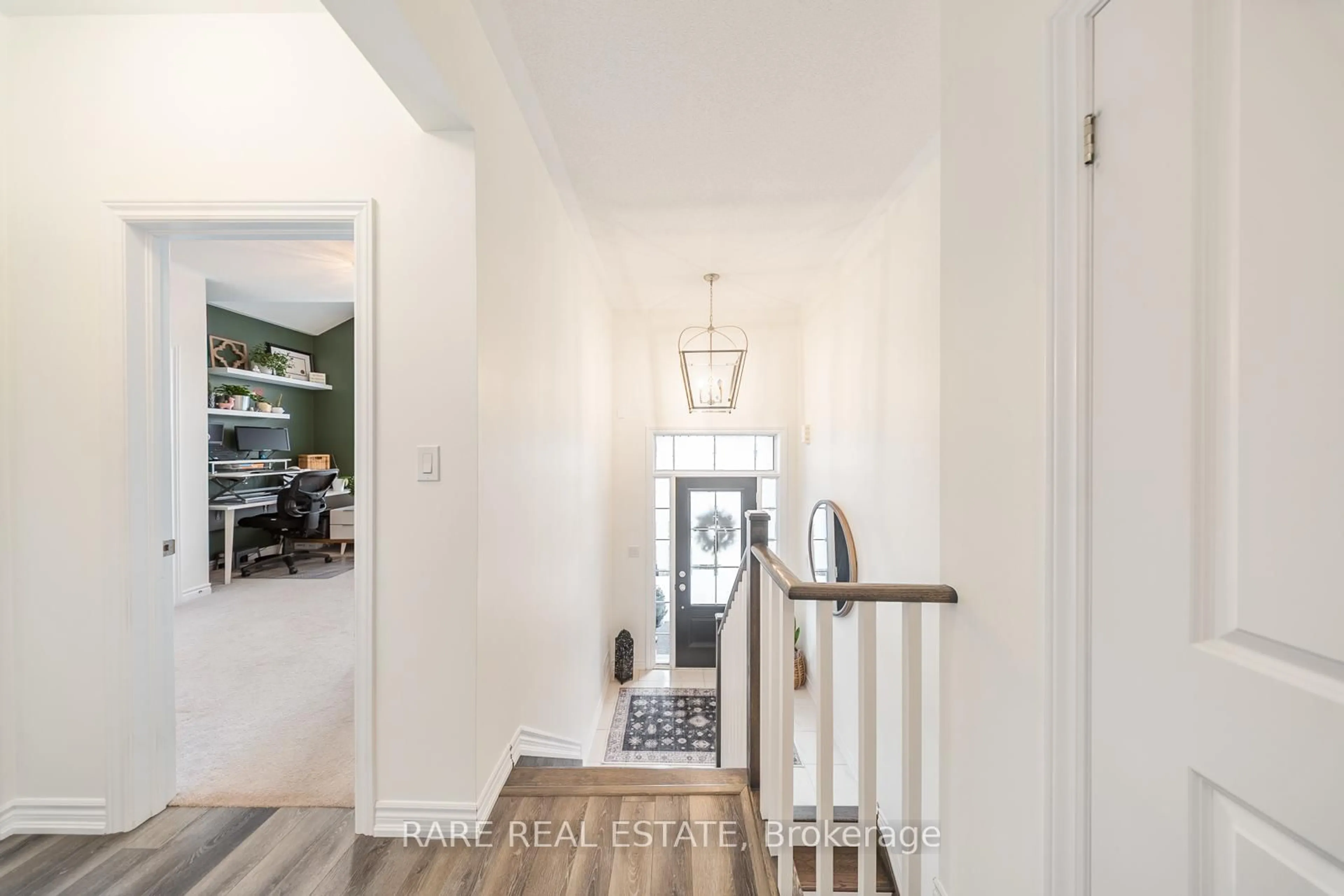 Indoor entryway for 1767 Emberton Way, Innisfil Ontario L9S 0N4