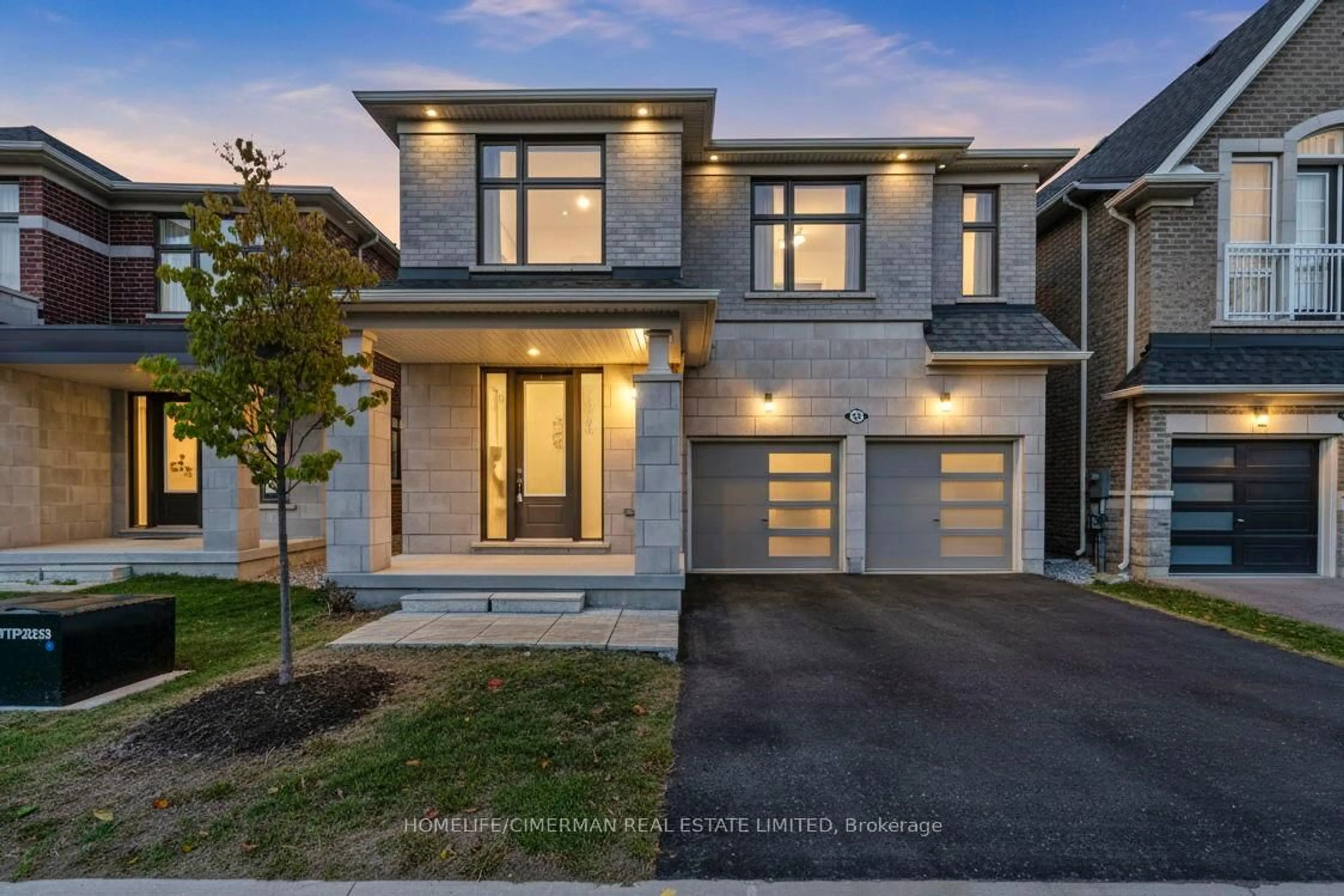 Home with brick exterior material, street for 99 Black Walnut Crt, Aurora Ontario L4G 3Y2