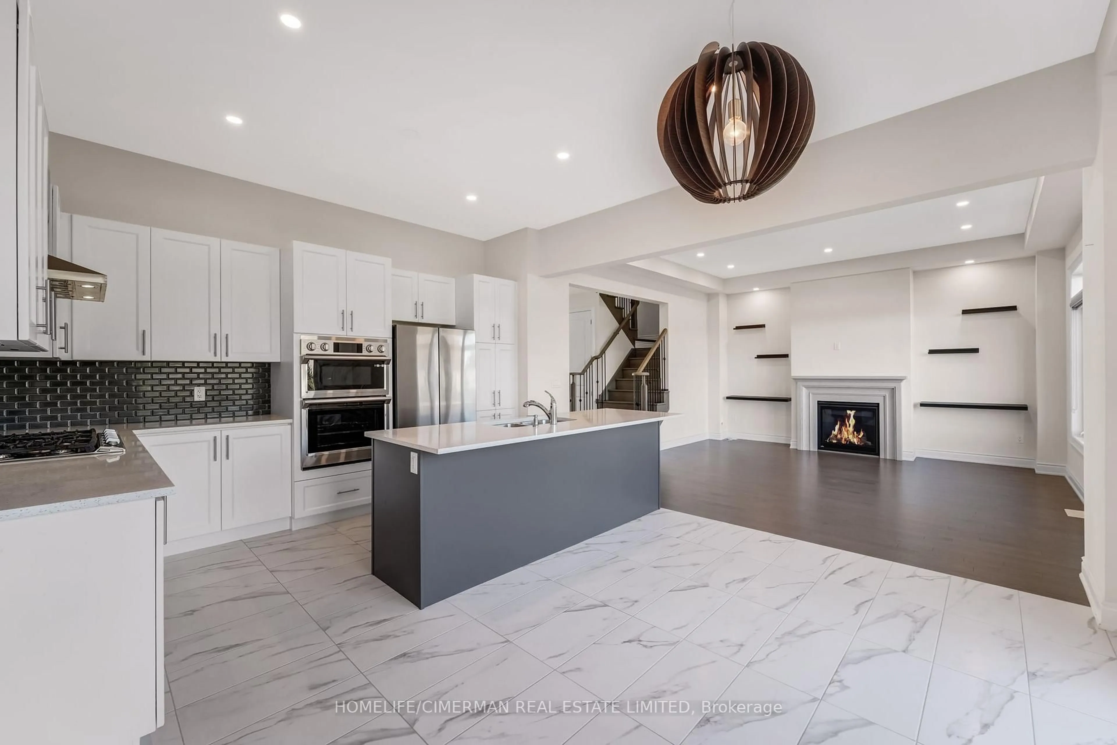 Open concept kitchen, ceramic/tile floor for 99 Black Walnut Crt, Aurora Ontario L4G 3Y2